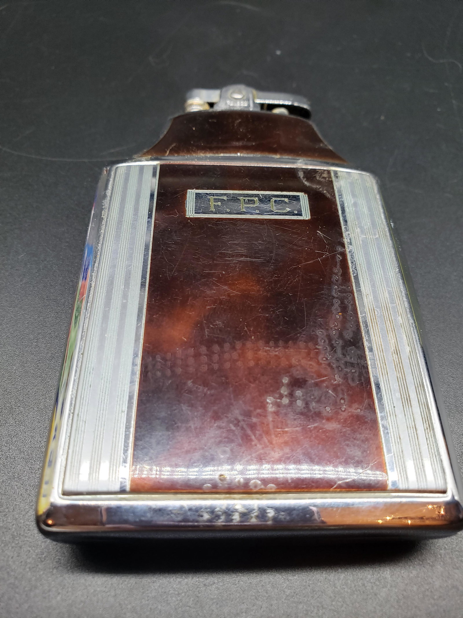 RONSON LIGHTER CIGARETTE CASE: Ronson Lighter Cigarette Case Piece is 4 1/4" x 2 1/2" All items from this Auction Located in in Hollywood Florida Warehouse For Shipping Call today for quote they have item numbers and Pak Mail is av