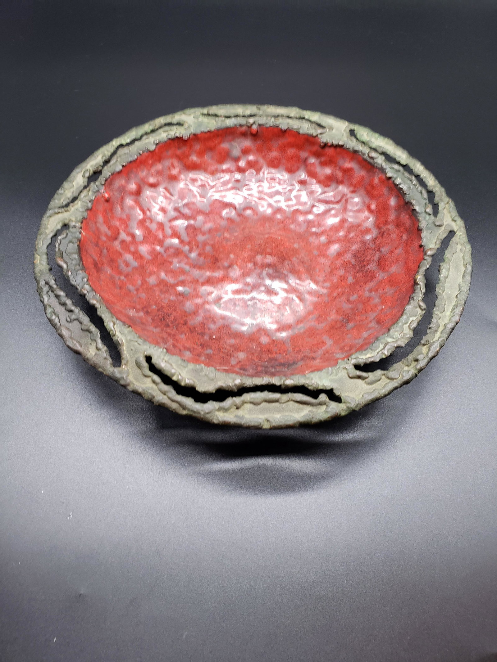 MARCELLO FANTONI RAYMOR ENAMEL BOWL: Marcello Fantoni Raymor Enamel Bowl Brutalist Hand Hammered Modern Mid Century Copper with Red Enamel Piece is 10" x 1 3/4" All items from this Auction Located in in Hollywood Florida Warehouse For Sh
