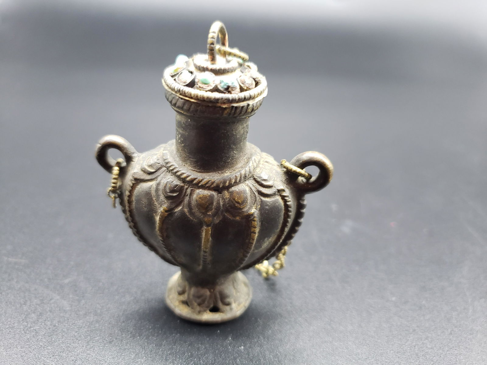 ANTIQUE ANCIENT TIBETAN SNUFF BOTTLE (1 of 3)