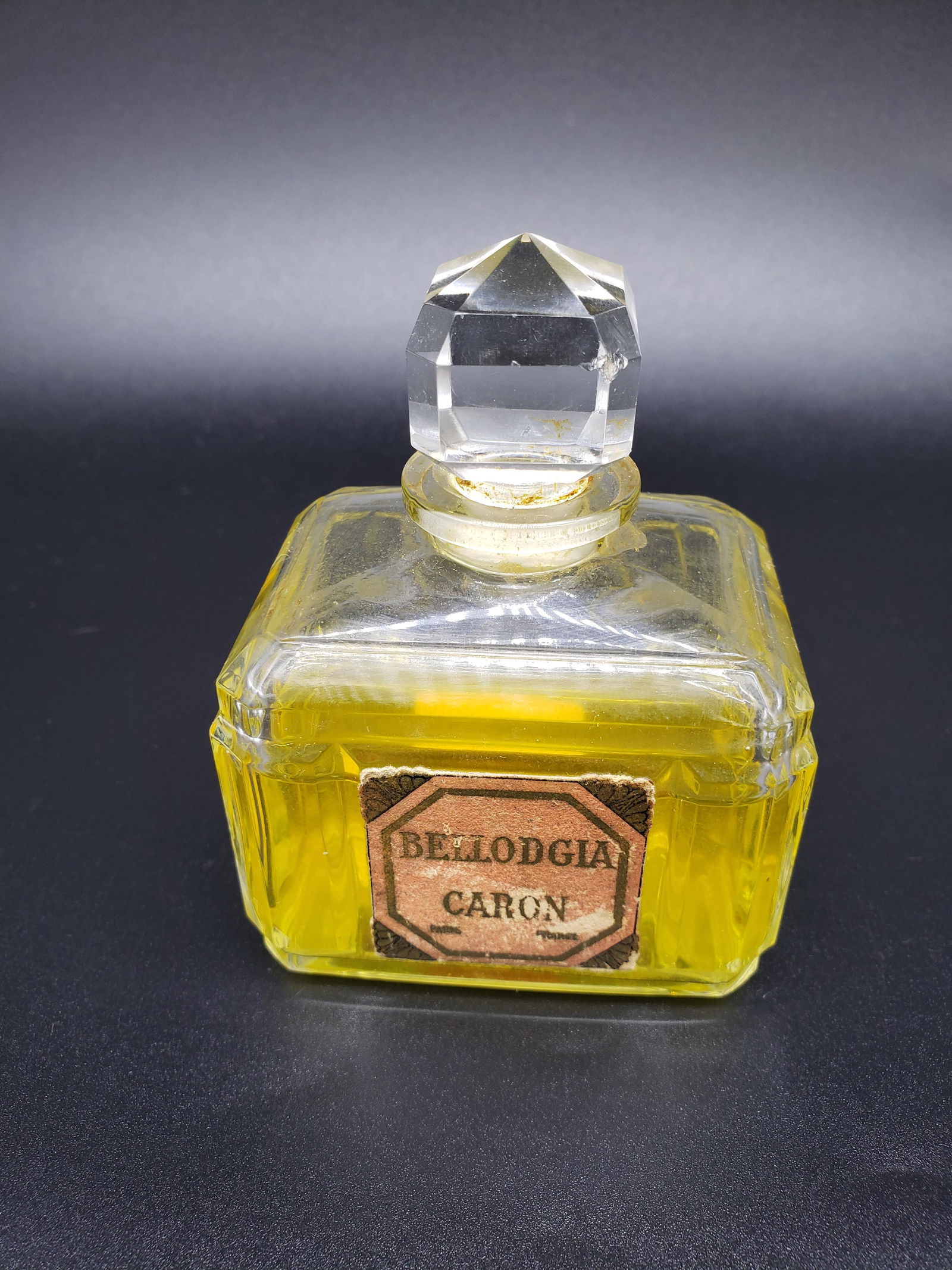 ANTIQUE 1927 BACARAT BELLODGIA CARON PERFUME (1 of 3)