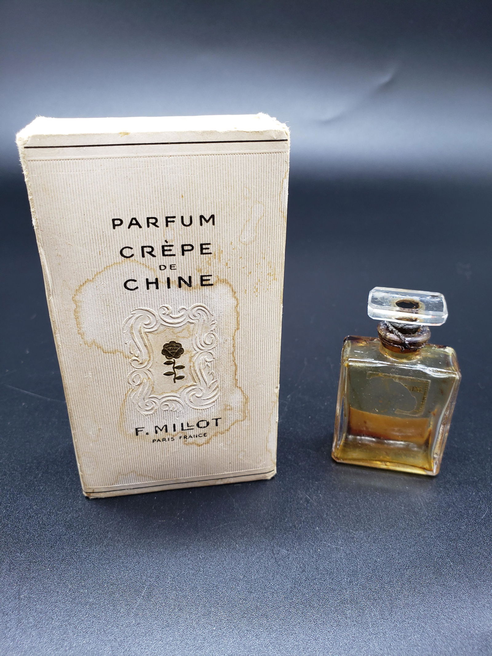VINTAGE PARFUM CREPE DE CHINE F. MILLOT (1 of 3)