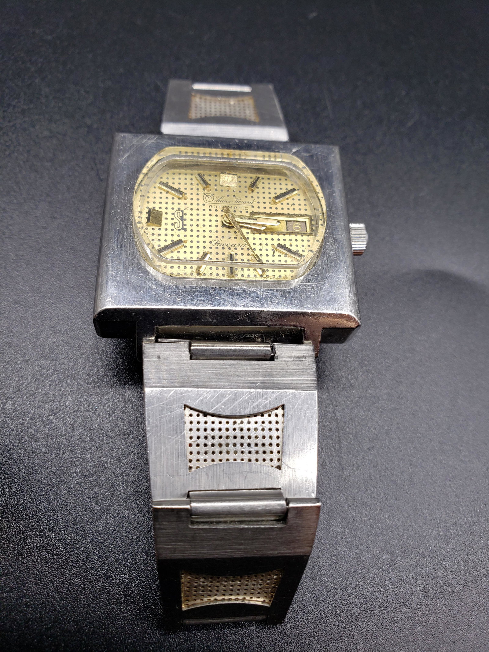 VINTAGE LUCIEN PICCARD SWISS WATCH WORKING: Vintage Lucien Piccard Swiss Watch Working Piece is 1 1/2" All items from this Auction Located in in Hollywood Florida Warehouse For Shipping Call today for quote they have item numbers and Pak Mail i