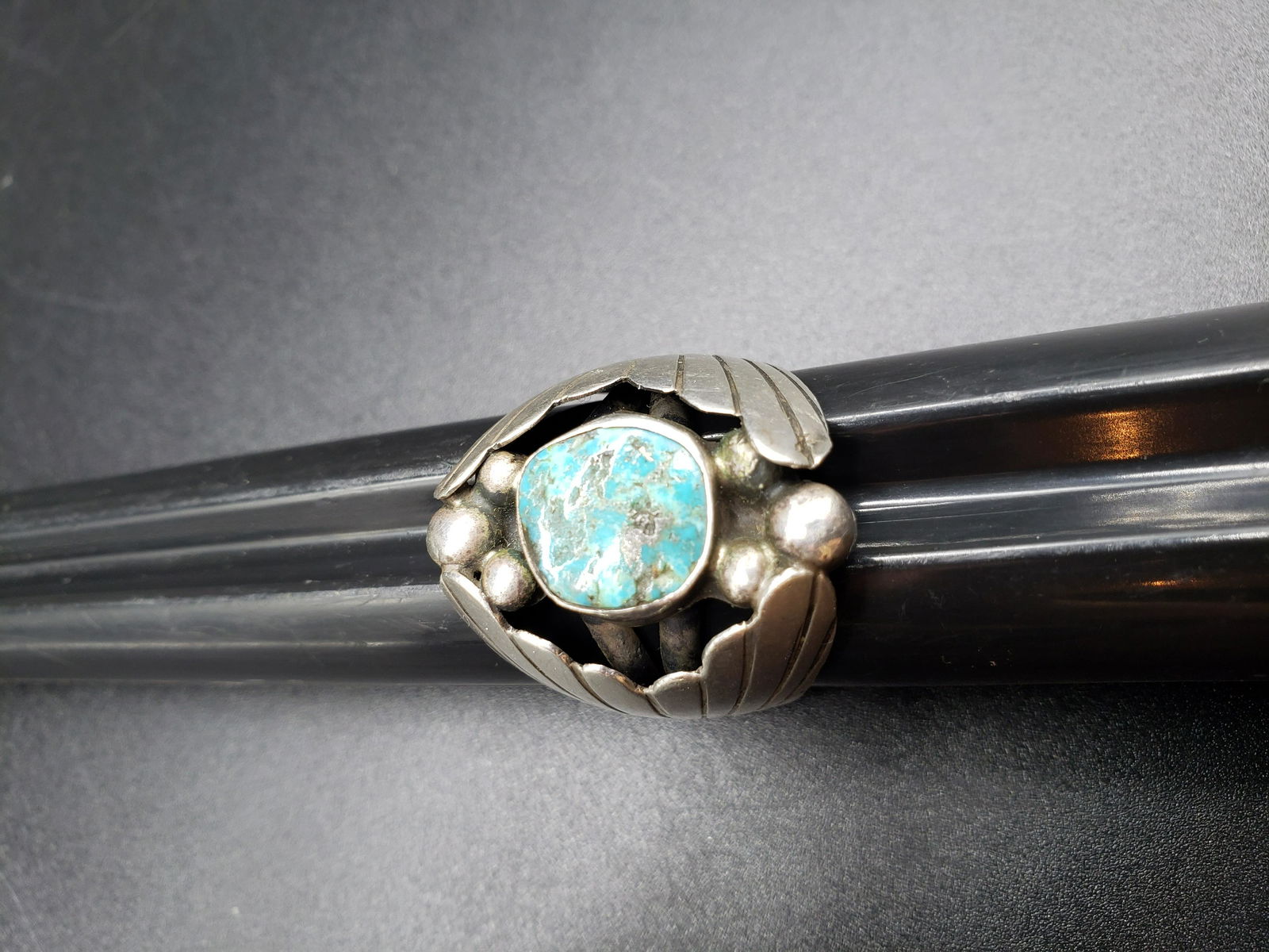 MENS SILVER & TURQUOISE NAVAJO INDIAN RING (1 of 4)
