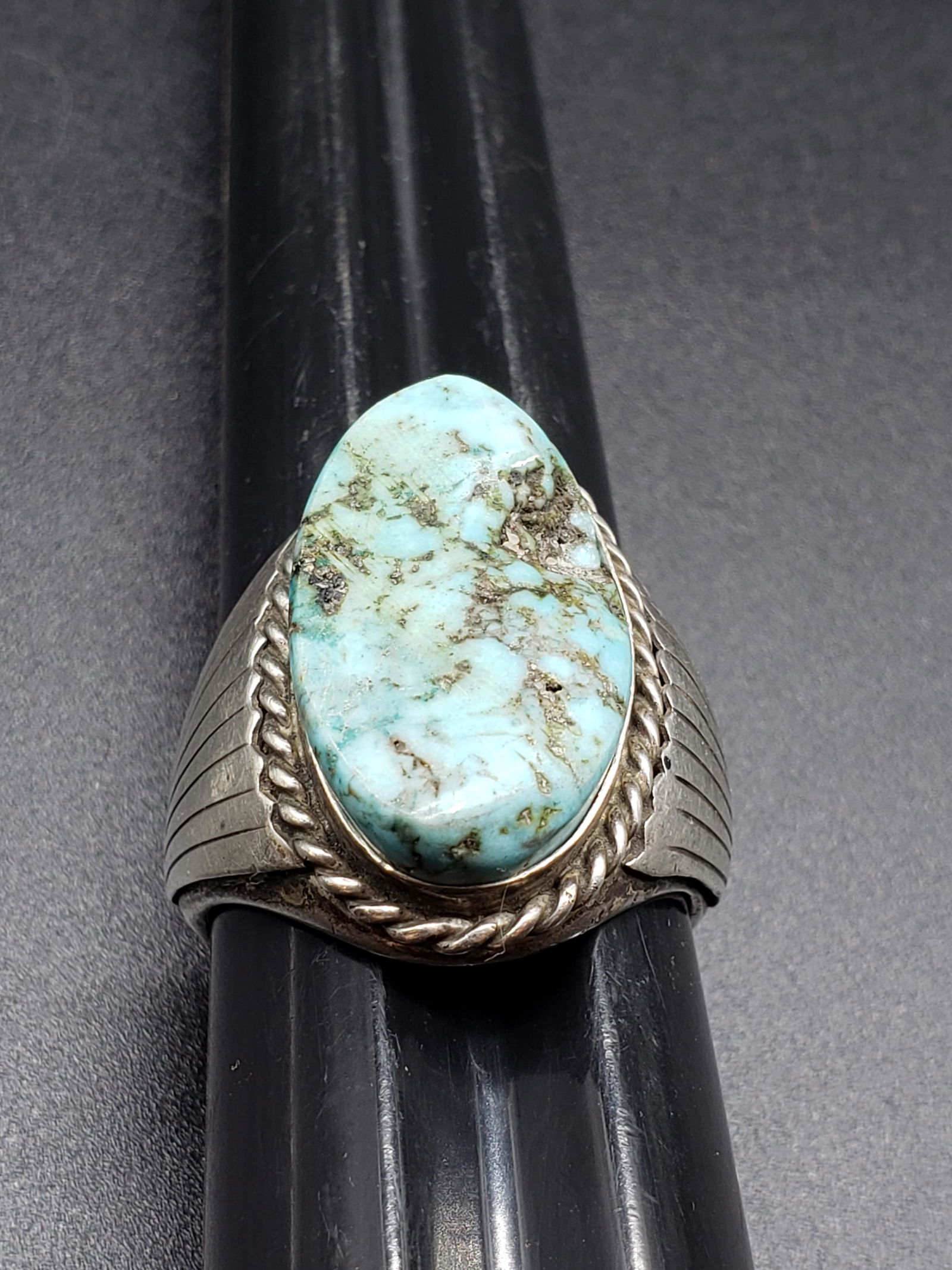 MENS SILVER & TURQUOISE NAVAJO INDIAN RING (1 of 5)