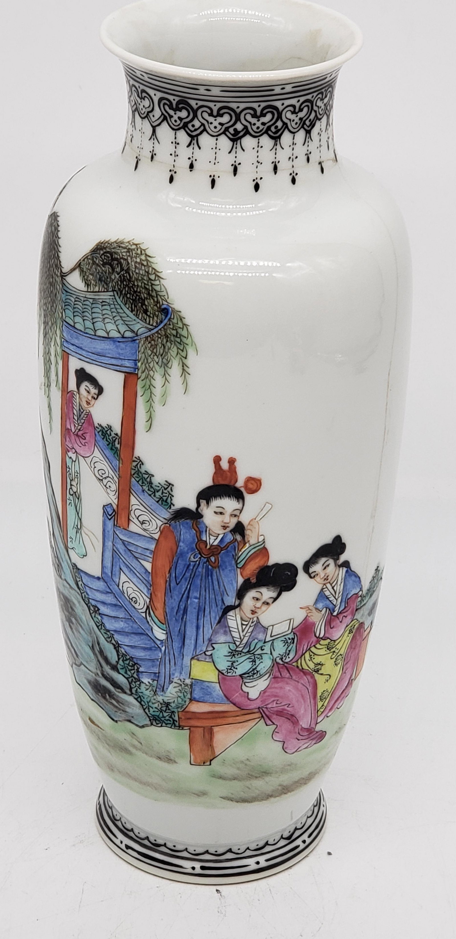 QUING DYNASTY VASE: Quing Dynasty Vase Hairline Fracture (See Photo) Piece is 9" x 3 3/4" All items Located in in Hollywood Florida Warehouse For Shipping Call today for quote they have item numbers and Pak Mail is avail