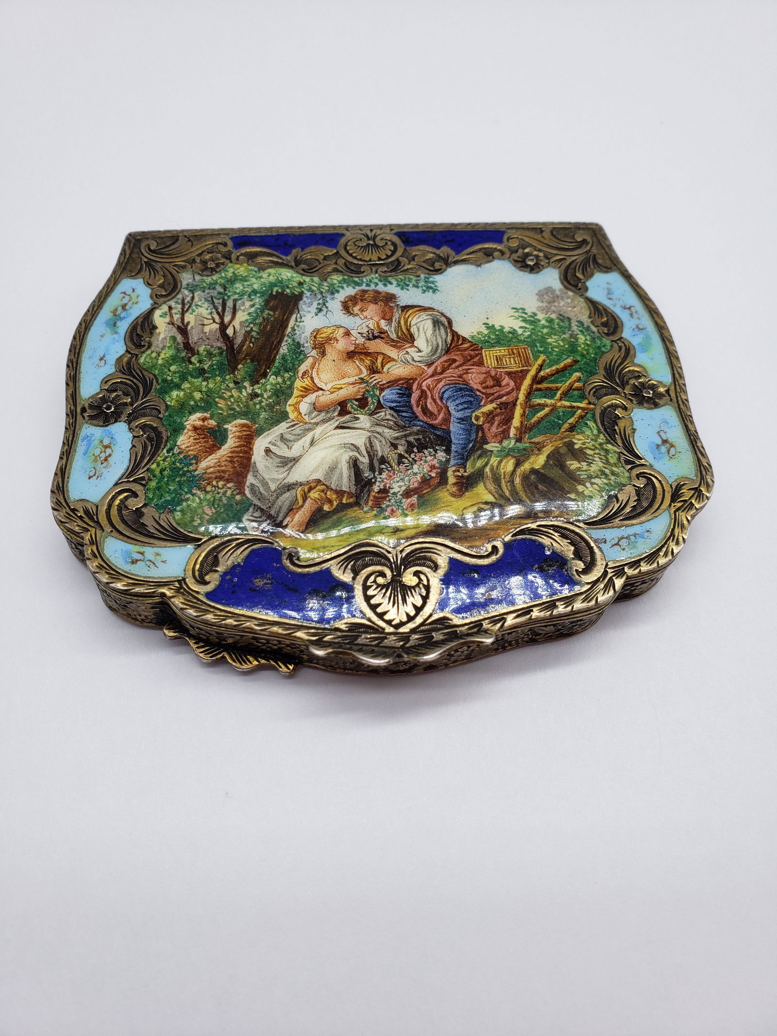19TH CENTURY FRENCH 800 SILVER ENAMELED COMPACT (1 of 4)