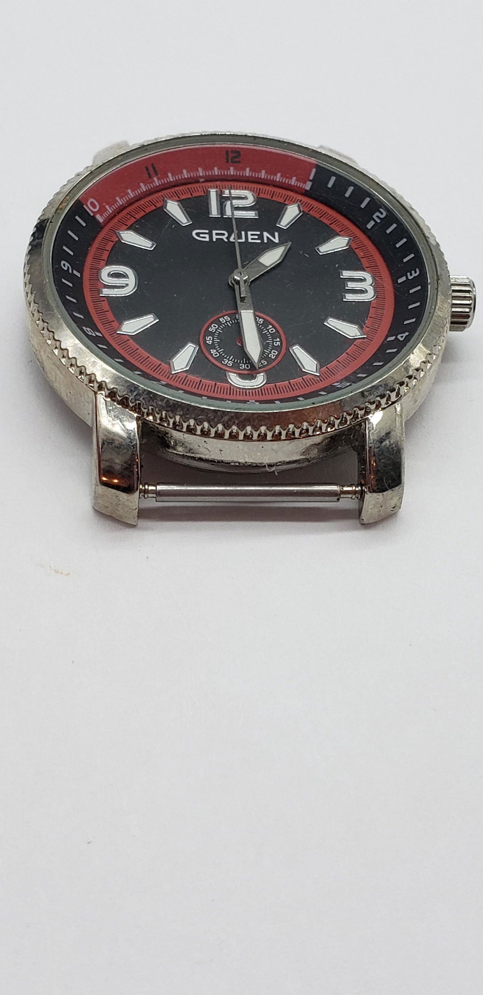 GRUEN WATCH NON WORKING: Gruen Watch Non Working Piece is 2" x 1 3/4" All items Located in in Hollywood Florida Warehouse For Shipping Call today for quote they have item numbers and Pak Mail is available for all your custom