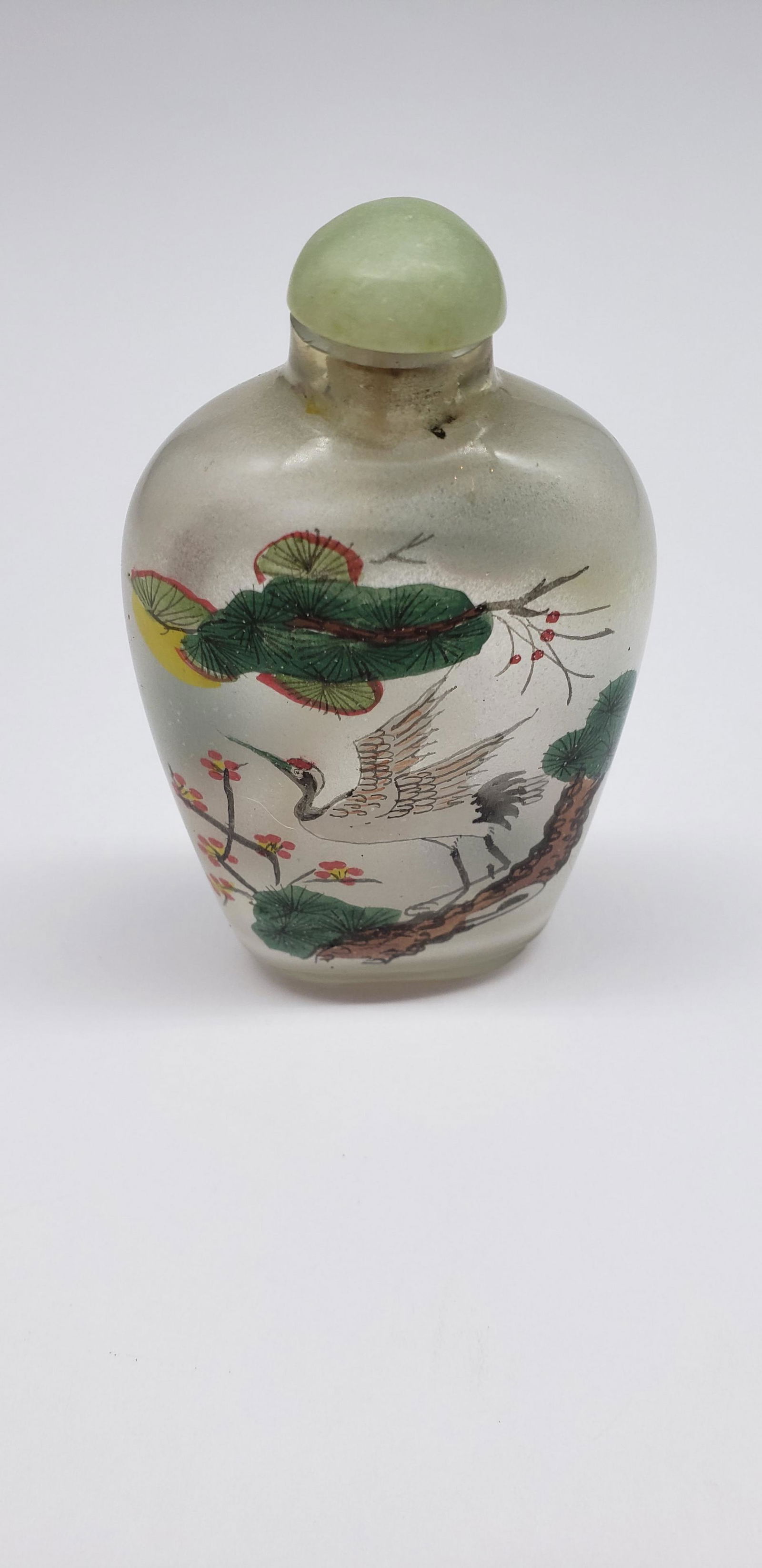 REVERSE HAND PAINTED SNUFF BOTTLE IN ORIGINAL BOX (1 of 3)