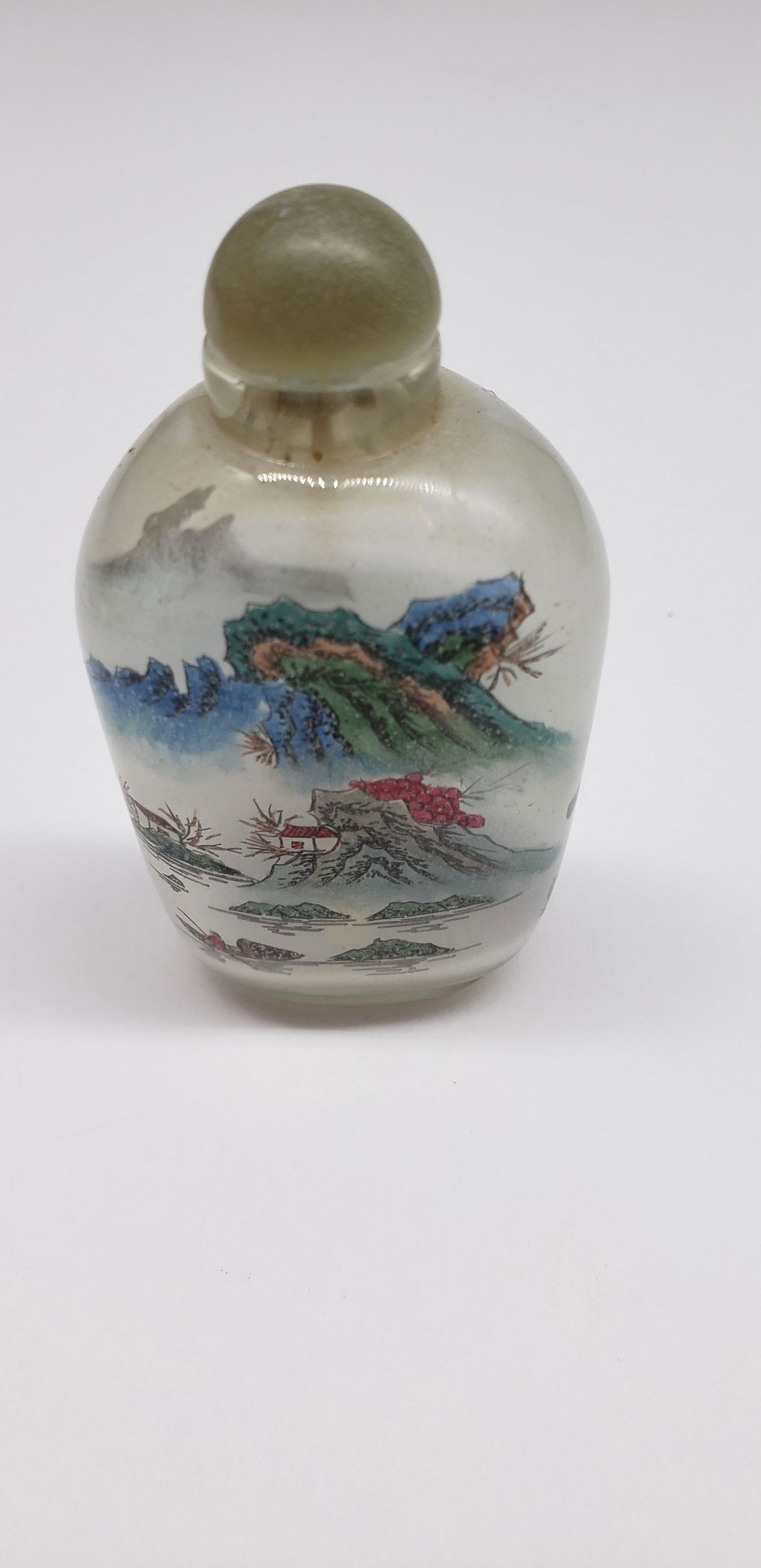 REVERSE HAND PAINTED SNUFF BOTTLE IN ORIGINAL BOX (1 of 4)