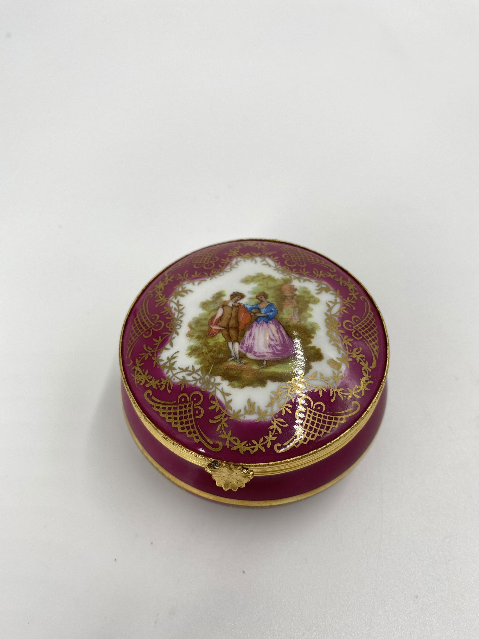 LIMOGES HAND PAINTED PORCELAIN BOX: LIMOGES HAND PAINTED PORCELAIN BOX 1 1/3" X 2 3/4" All items Located in in Hollywood Florida Warehouse For Shipping Call today for quote they have item numbers and Pak Mail is available for all your c