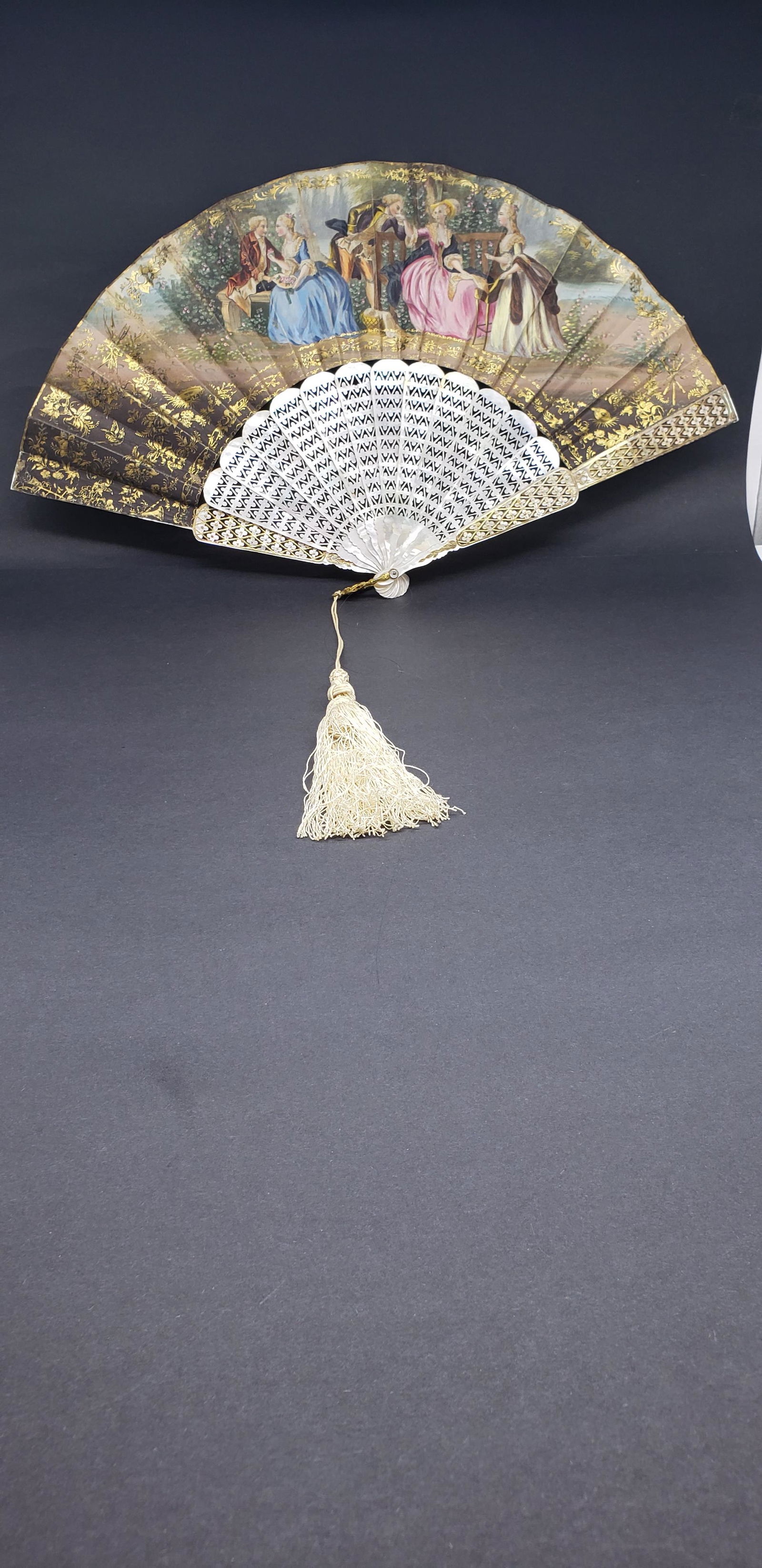 19TH CENTURY VICTORIAN FAN (1 of 4)