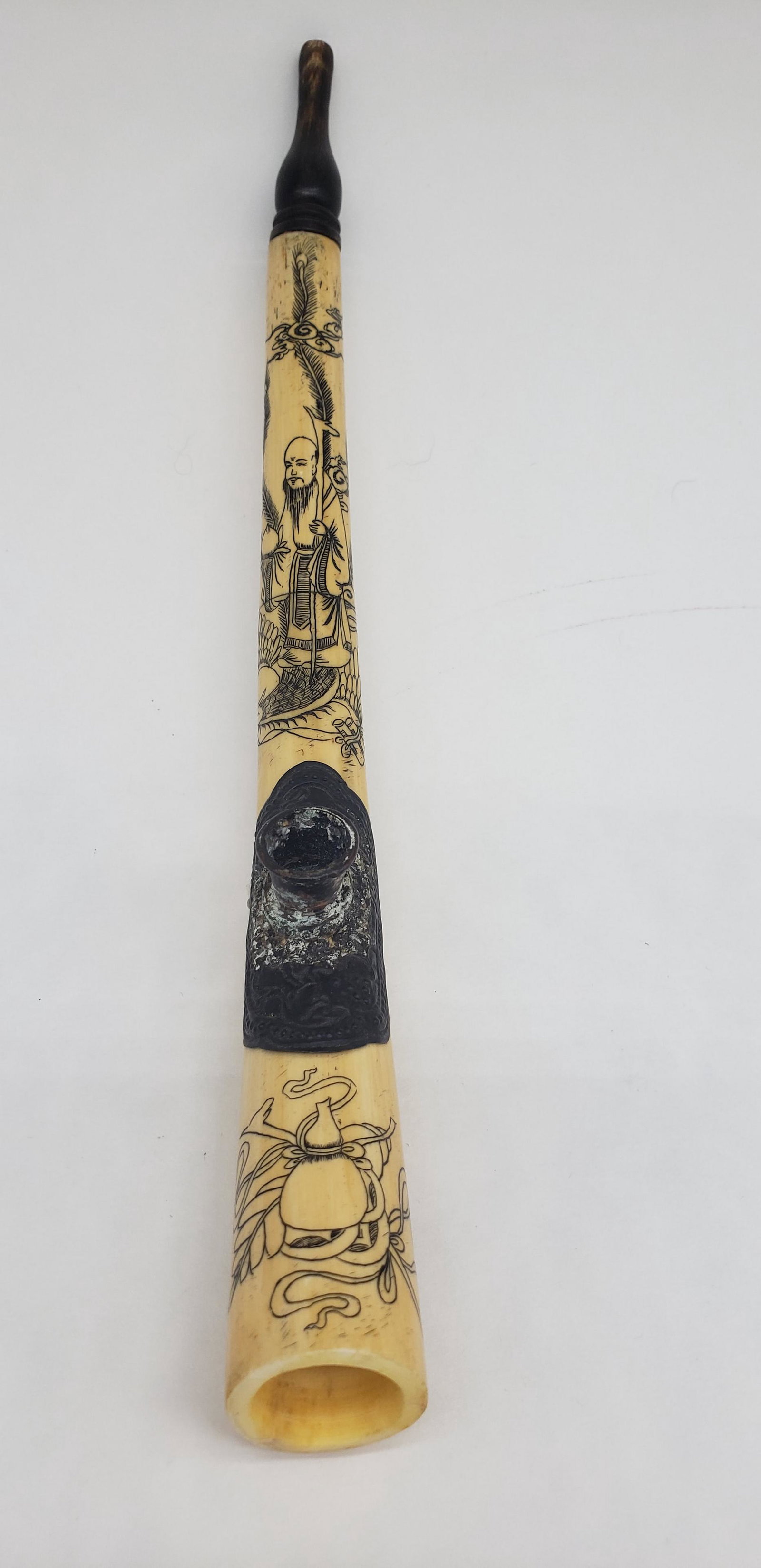 OPIUM PIPE CHINA BONE HORN: OPIUM PIPE CHINA BONE HORN 10 1/2" LONG All items Located in Hollywood Florida Warehouse. Thank you for your inquiry about shipping your precious item/items purchased at Puckett Auctions. Please note 