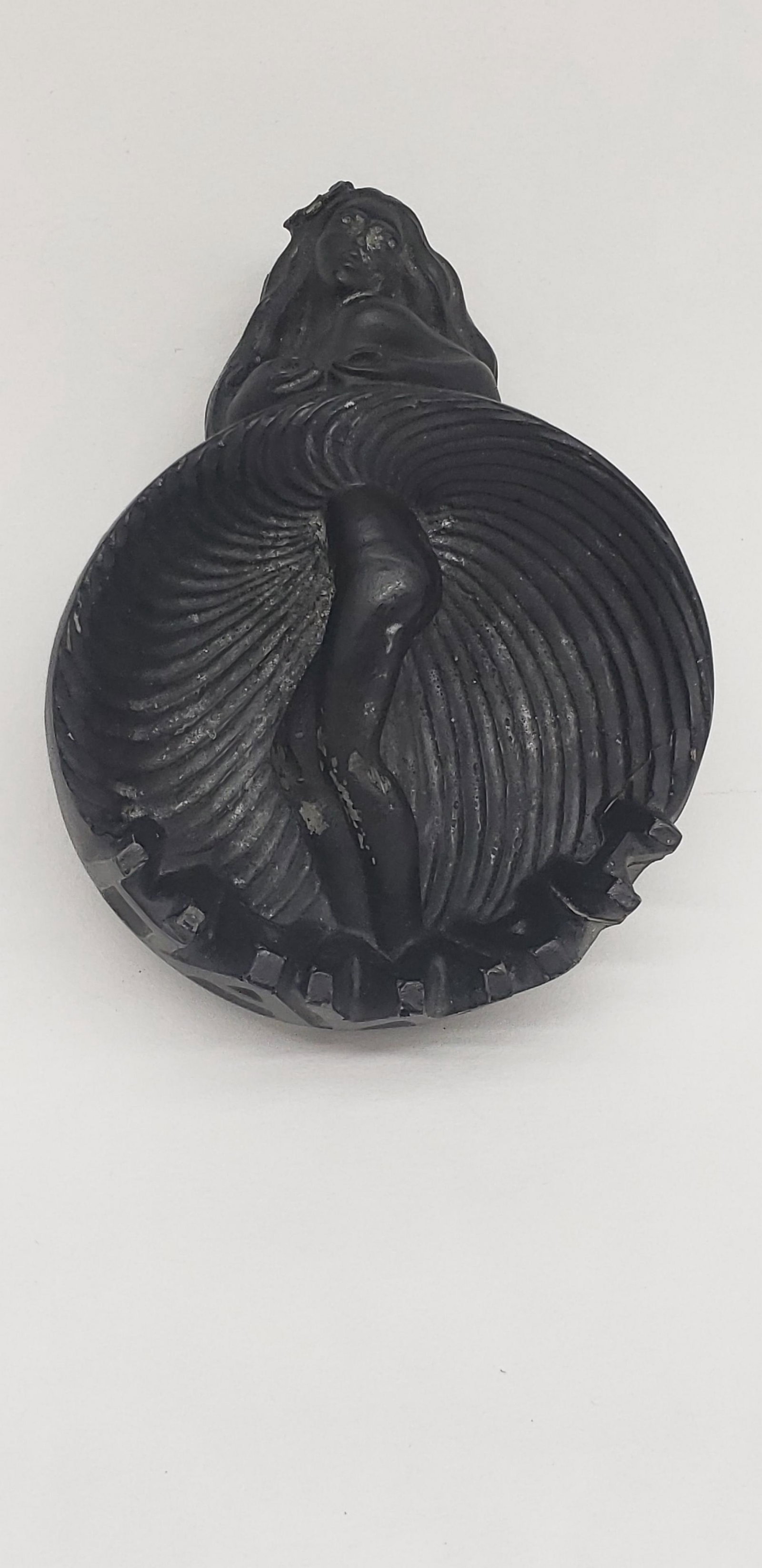 1974 HAWAII NUDE ASHTRAY: 1974 HAWAII NUDE ASHTRAY 4 1/4" X 3 1/2" All items Located in Hollywood Florida Warehouse. Thank you for your inquiry about shipping your precious item/items purchased at Puckett Auctions. Please note