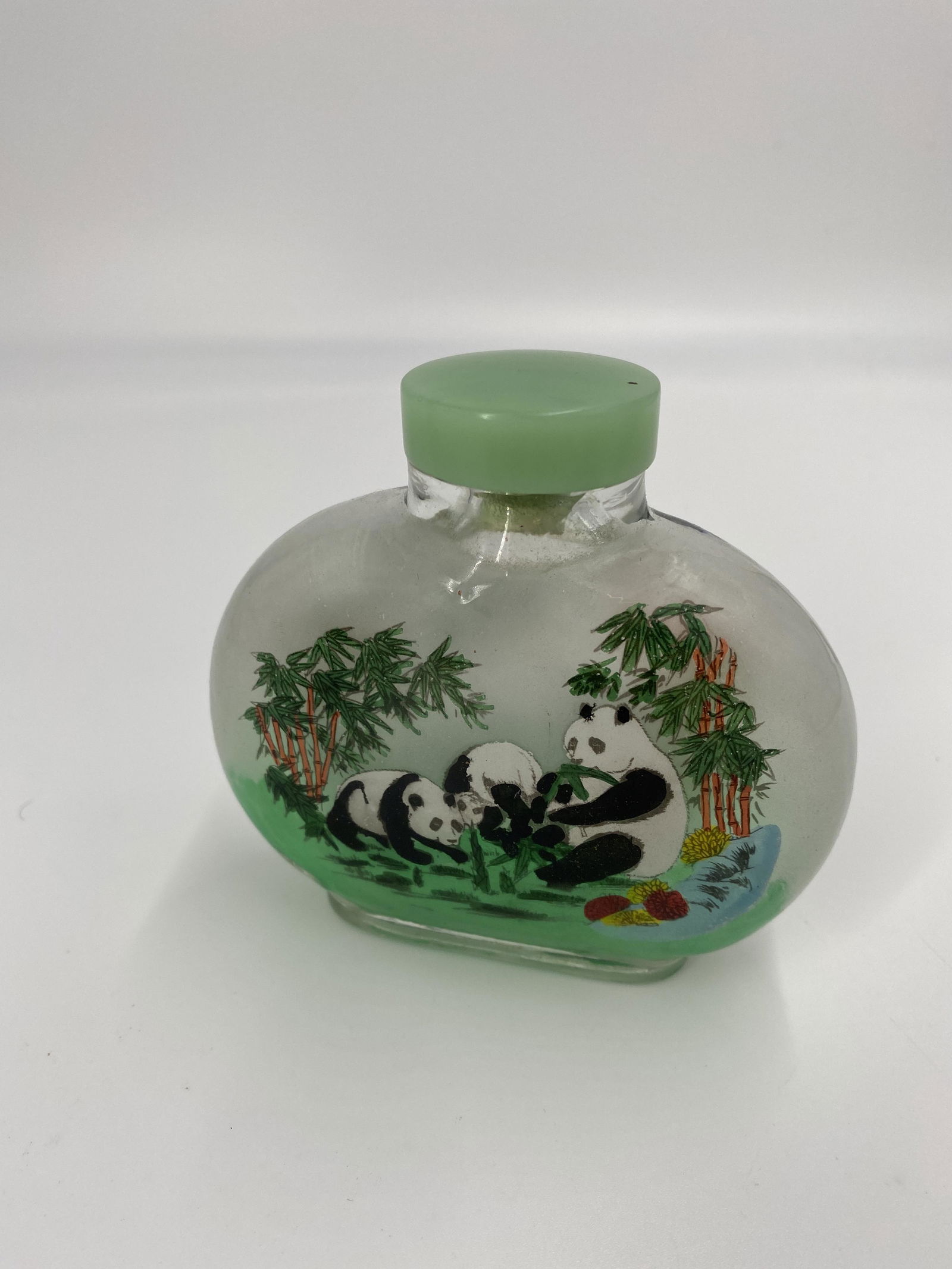 CHINESE REVERSE HAND PAINTED SNUFF BOTTLE (1 of 4)