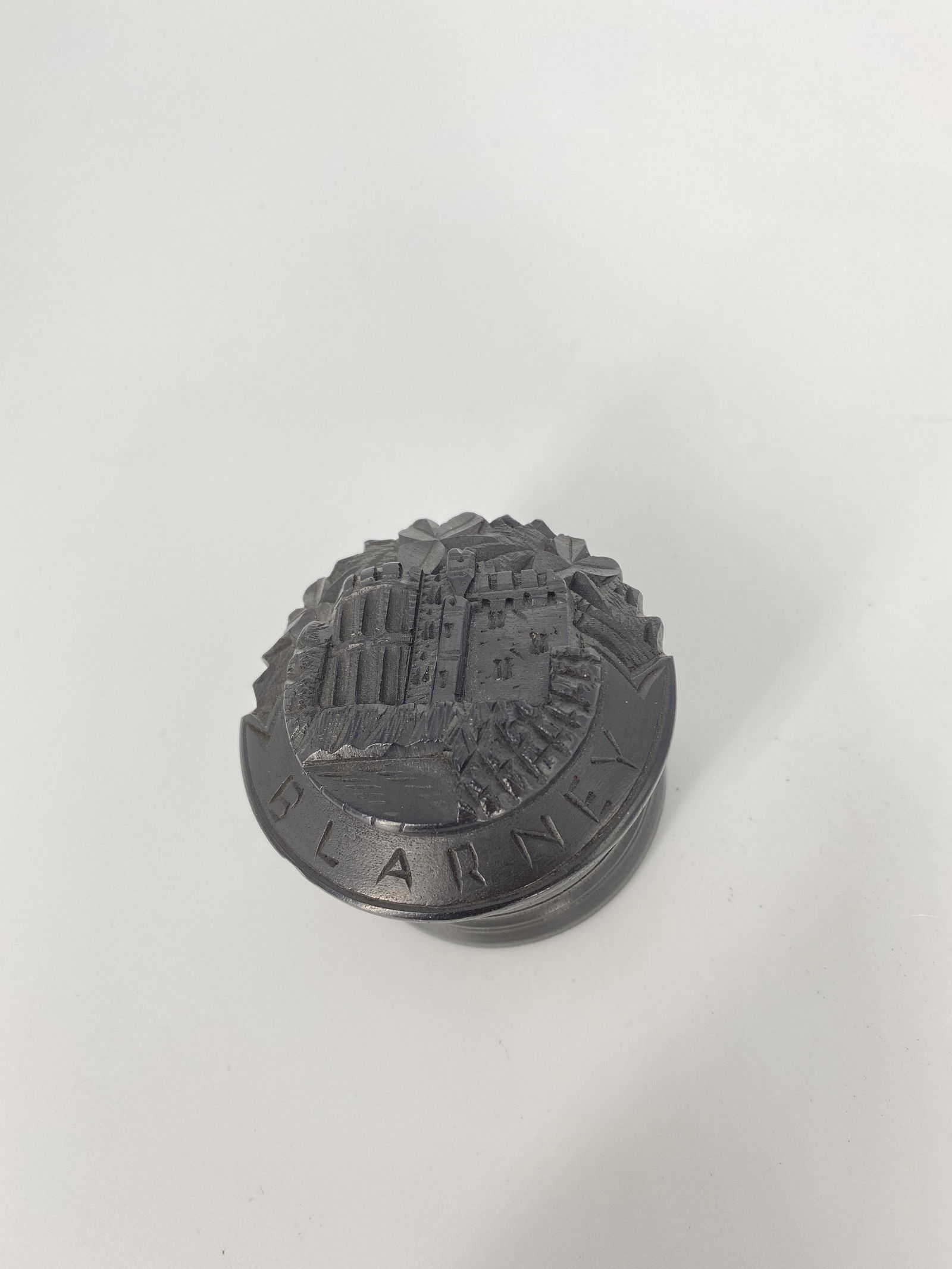 GOUDA PURCHA HAND CARVED BLARNEY PILL BOX (1 of 5)