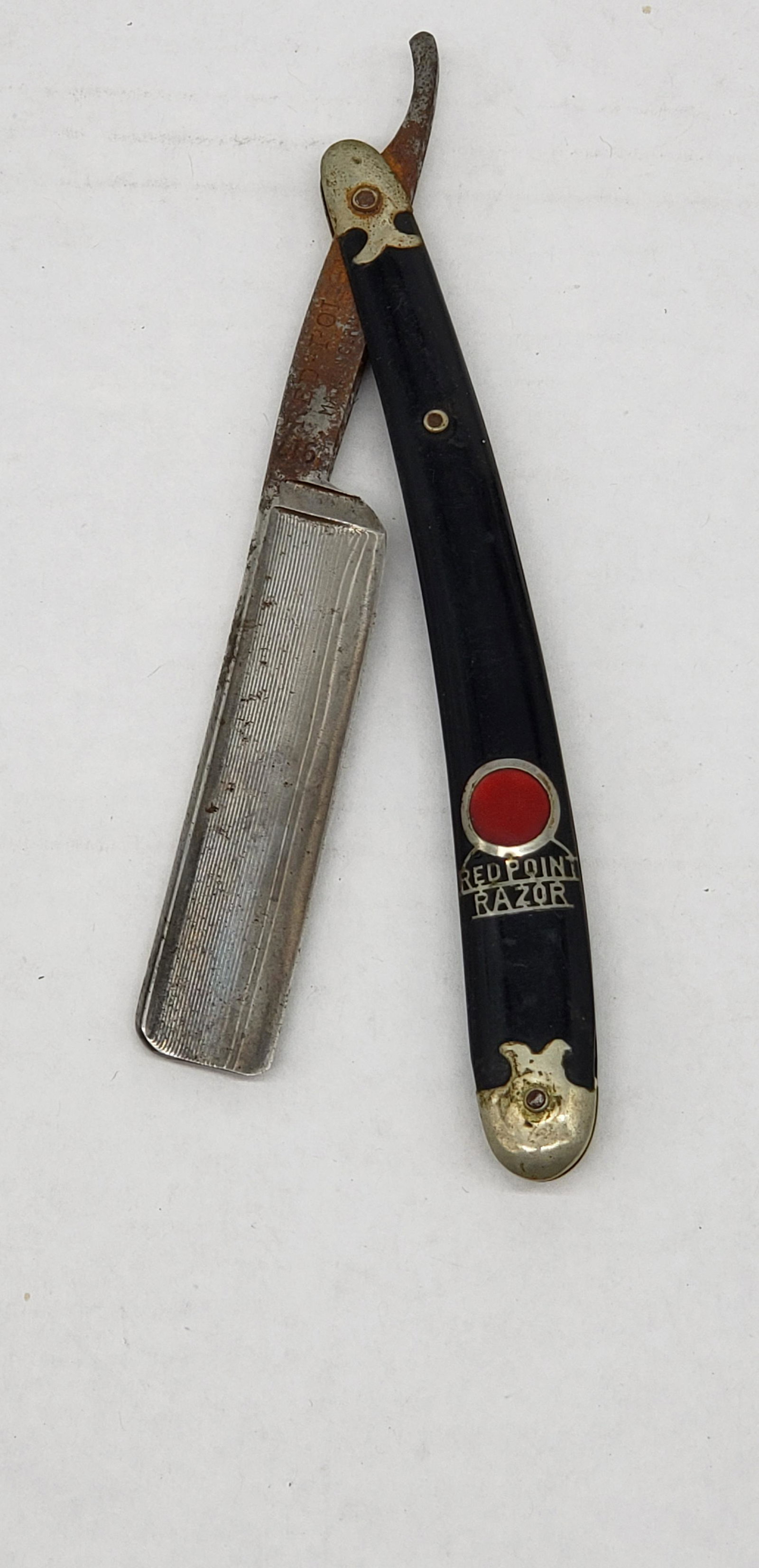 ANTIQUE RED POINT STRAIGHT RAZOR (1 of 4)