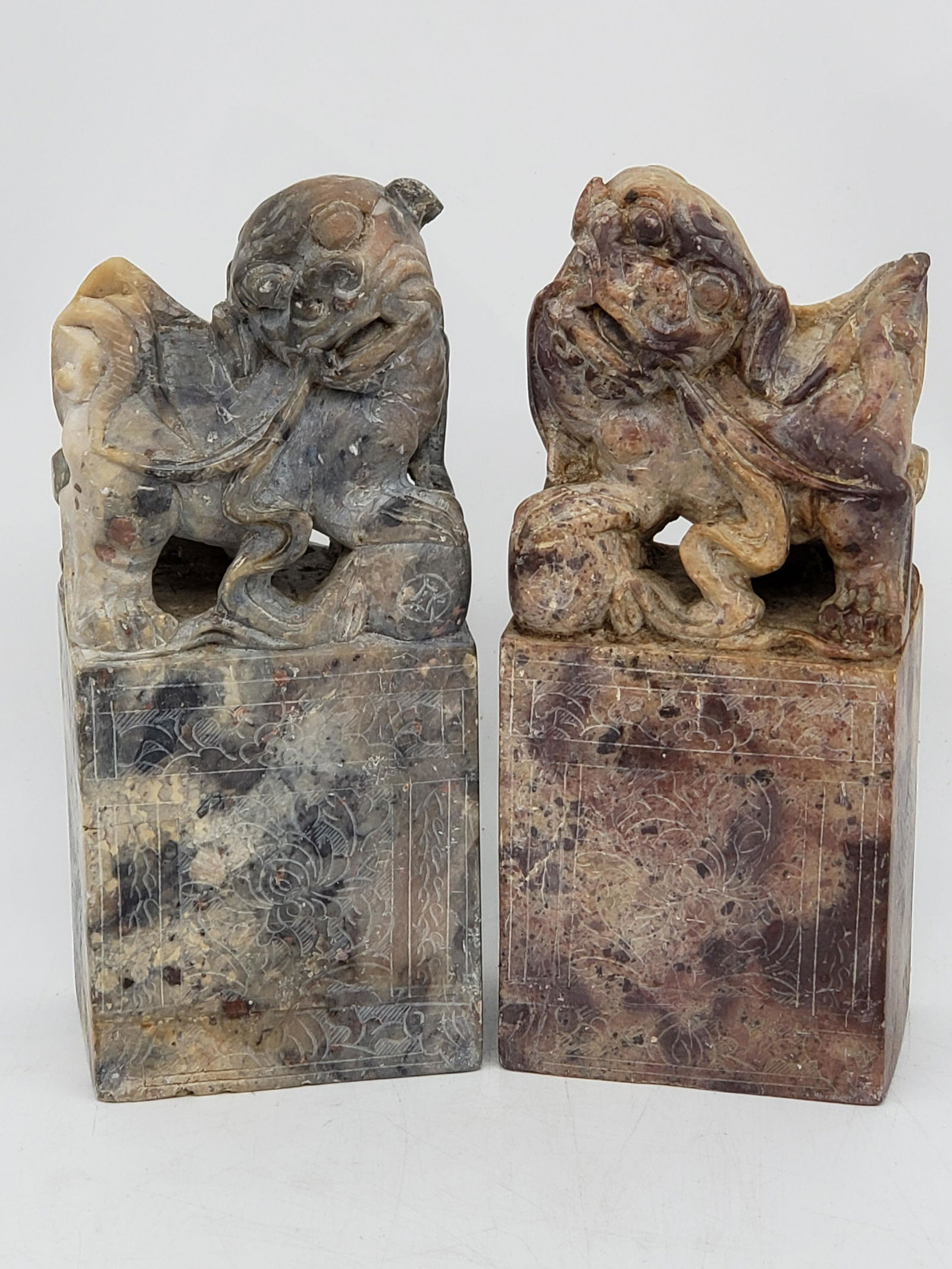 ANTIQUE CHINESE CARVED STONE FOO DOGS STATUES (2) (1 of 6)