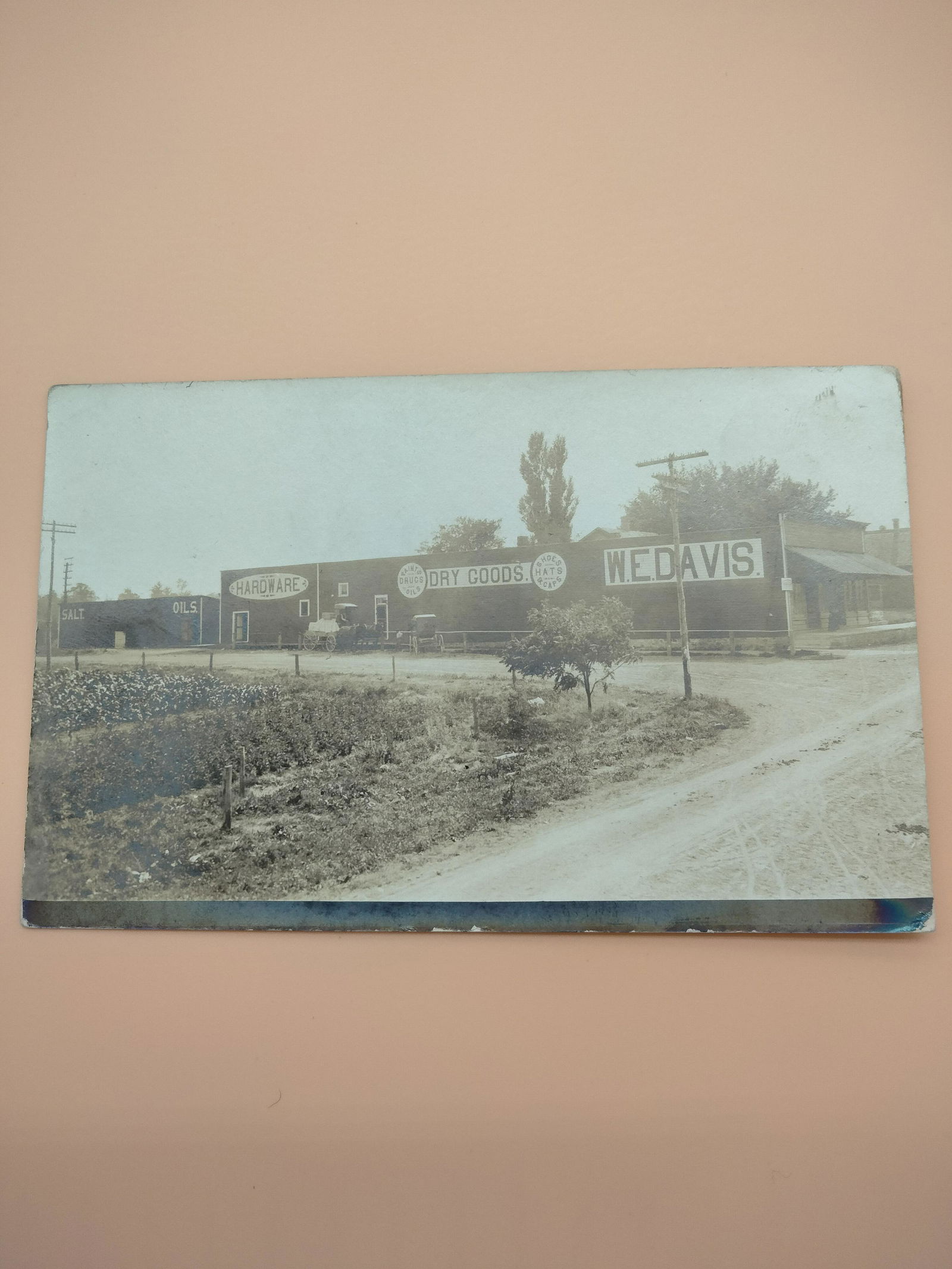 VINTAGE W.E. DAVIS STORE POSTCARD (1 of 2)