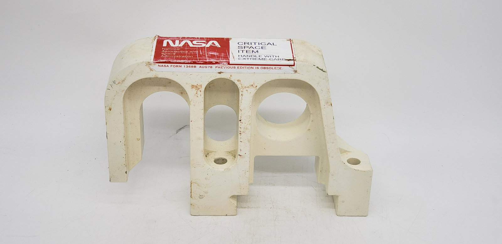 NASA APOLLO FLOWN SPACE SHUTTLE LUG (1 of 5)