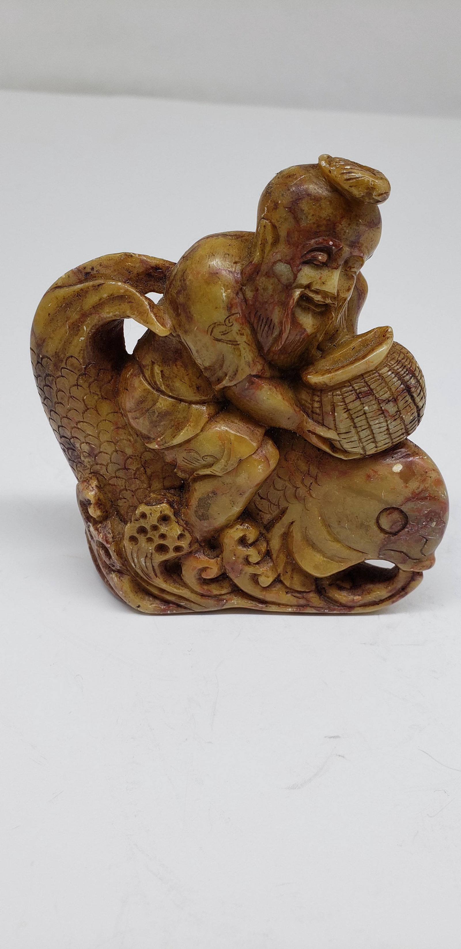 ANTIQUE CHINESE HAND CARVED SOAPSTONE: ANTIQUE CHINESE HAND CARVED SOAPSTONE 3 1/2" X 3" All items Located in Hollywood Florida Warehouse. Thank you for your inquiry about shipping your precious item/items purchased at Puckett Auctions. Pl