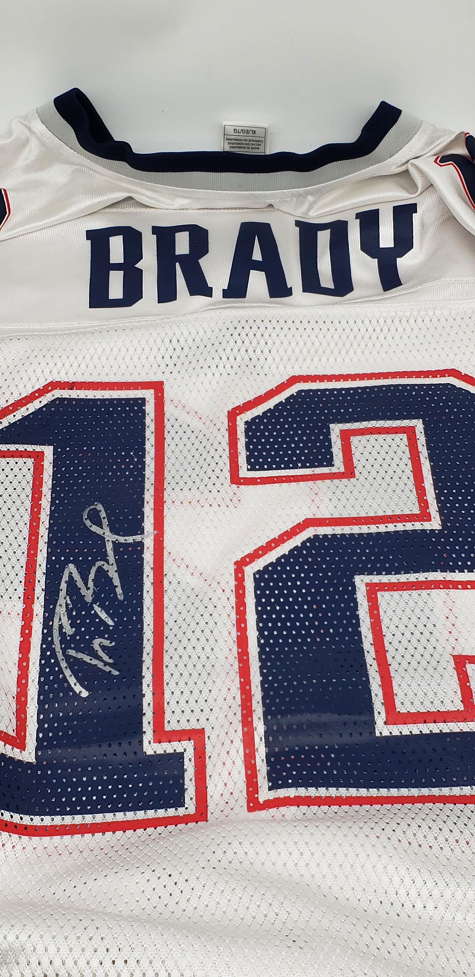 TOM BRADY AUTOGRAPHED JERSEY: TOM BRADY AUTOGRAPHED JERSEY SIGNED AT GAME IN PERSON. NO C.O.A. All items Located in Hollywood Florida Warehouse. Thank you for your inquiry about shipping your precious item/items purchased at Pucke