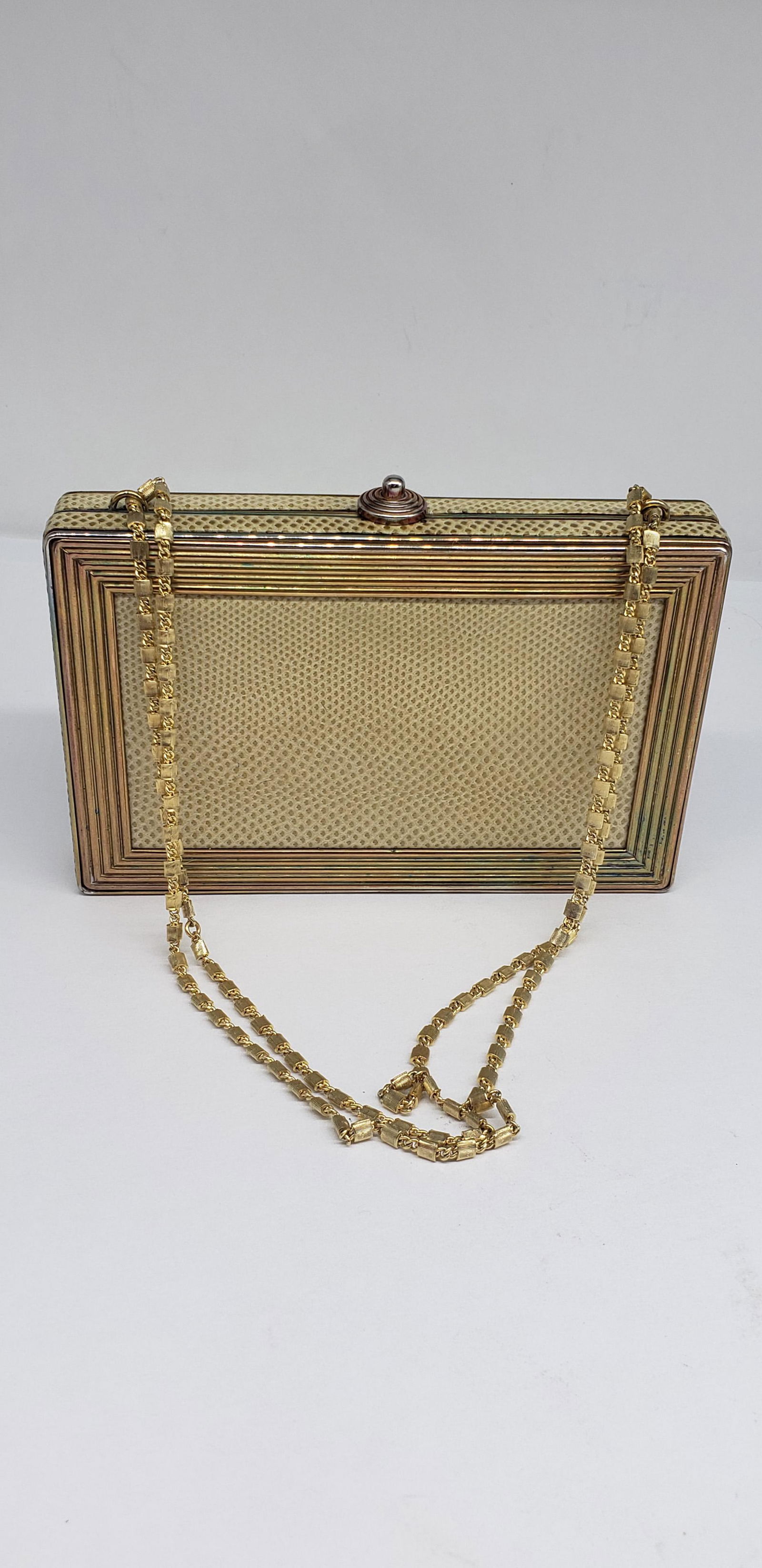 VINTAGE JUDITH LEIBER SNAKE SKIN ELIZABETH ARDEN PURSE: VINTAGE JUDITH LEIBER SNAKE SKIN ELIZABETH ARDEN PURSE 7" X 5" CHAIN APPROX. 19" All items Located in Hollywood Florida Warehouse. Thank you for your inquiry about shipping your precious item/items pu