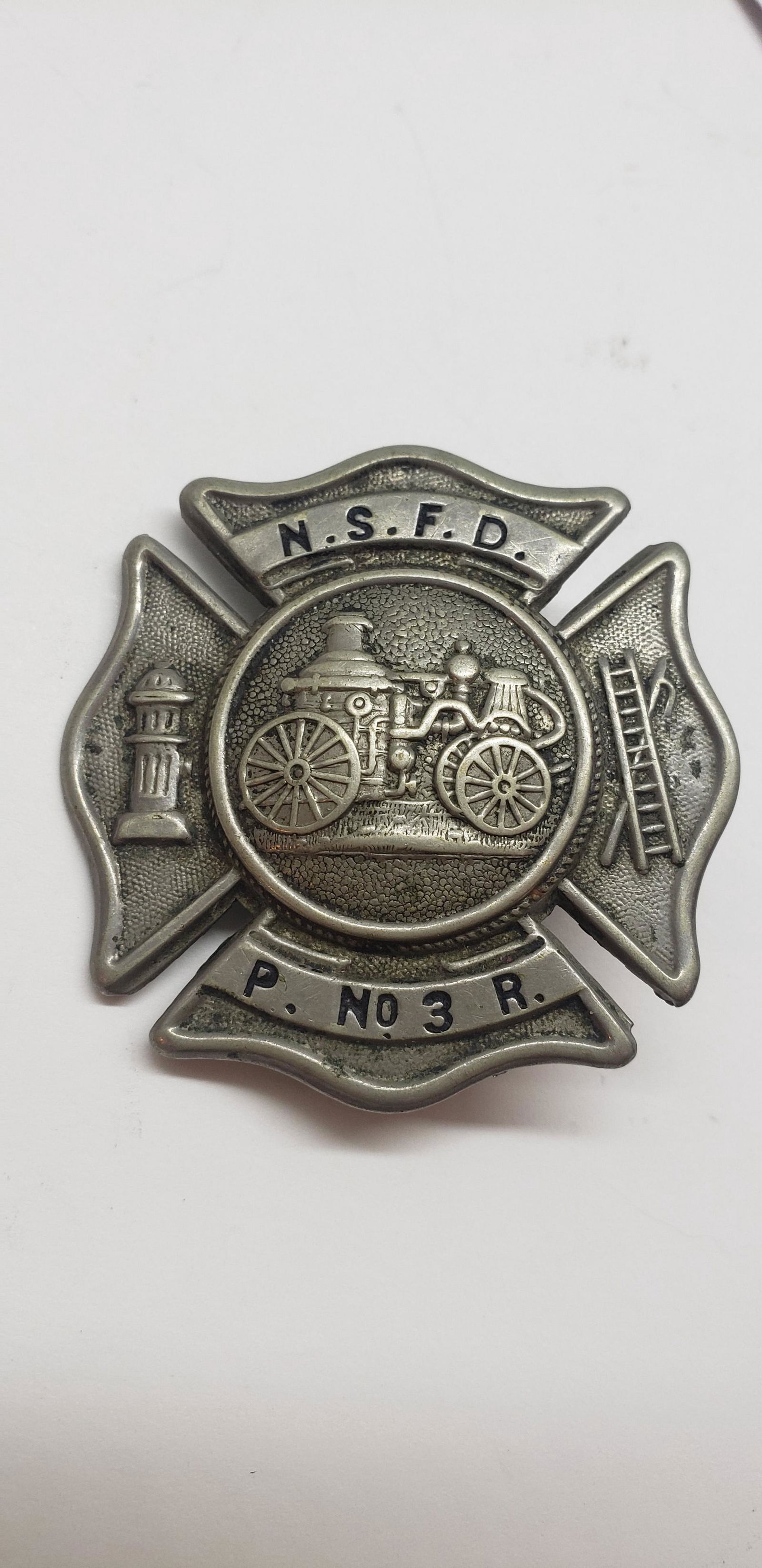 N.S.F.D. P. NO 3 R FIRE DEPT BADGE (1 of 2)