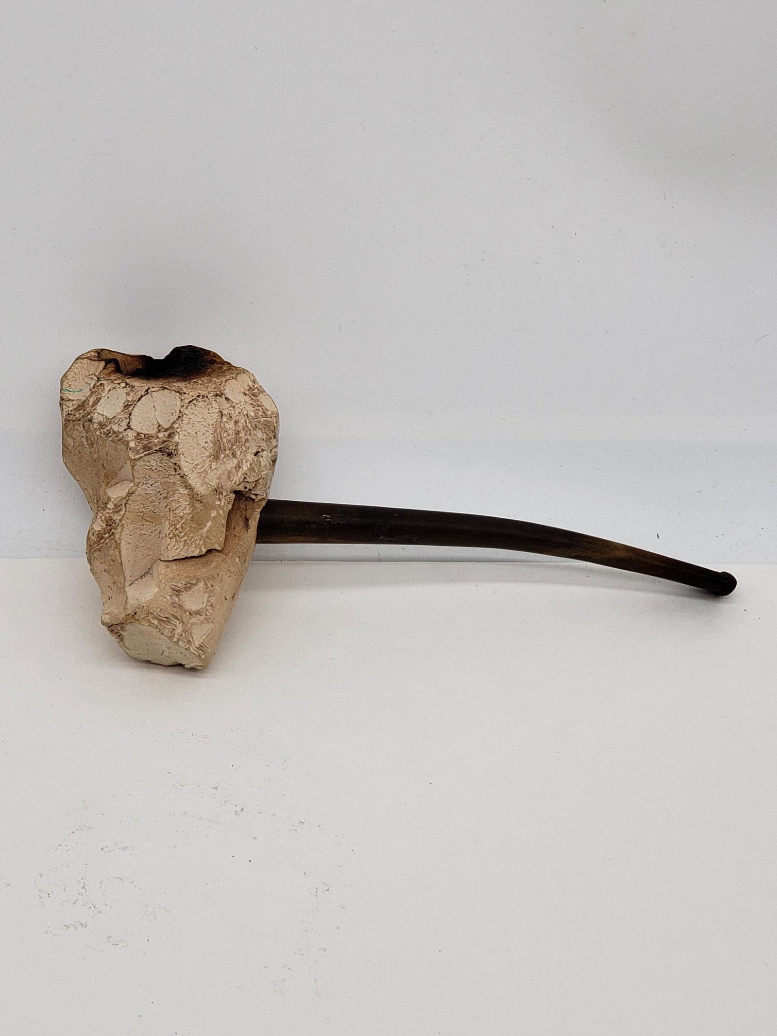 ANTIQUE HAND CARVED PIPE (1 of 6)