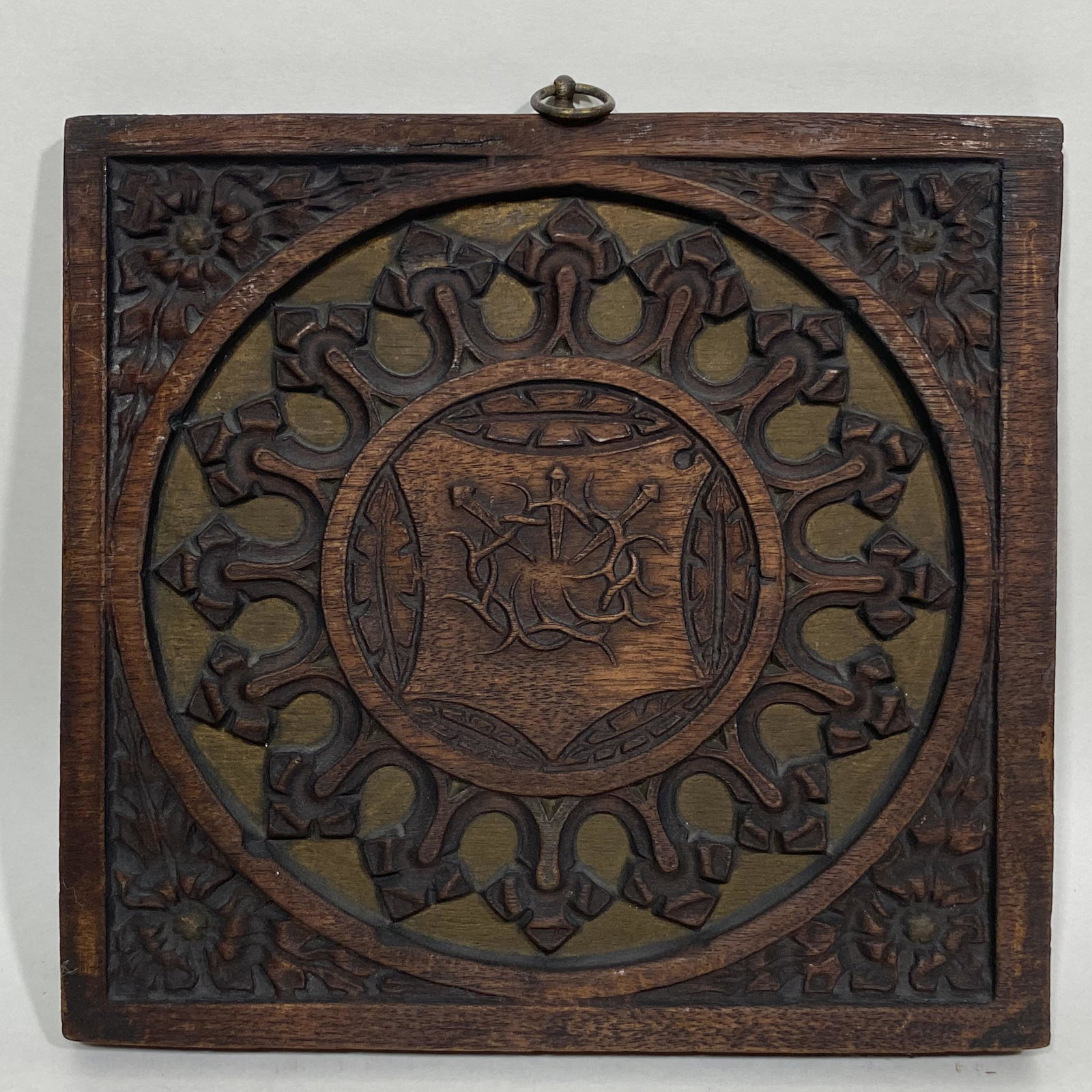 ELABORATE CARVED BLACK FOREST WOOD COAT OF ARMS WALL PLAQUE (1 of 2)