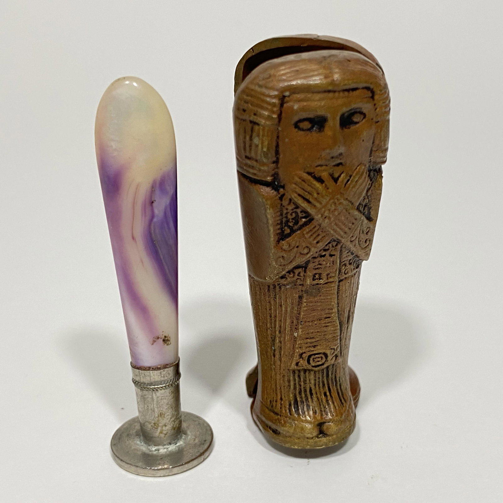 CHOP STAMP WAX SEAL MADE IN AUSTRIA W/ EGYPTIAN MUMMY TOMB CASKET CASE: CHOP STAMP WAX SEAL MADE IN AUSTRIA W/ EGYPTIAN MUMMY TOMB CASKET CASE——MEASURES APPROXIMATELY —2.5"X1"—— OUR CURRENT AUCTION FEATURES MANY MORE PRE-COLUMBIAN AND CHINESE