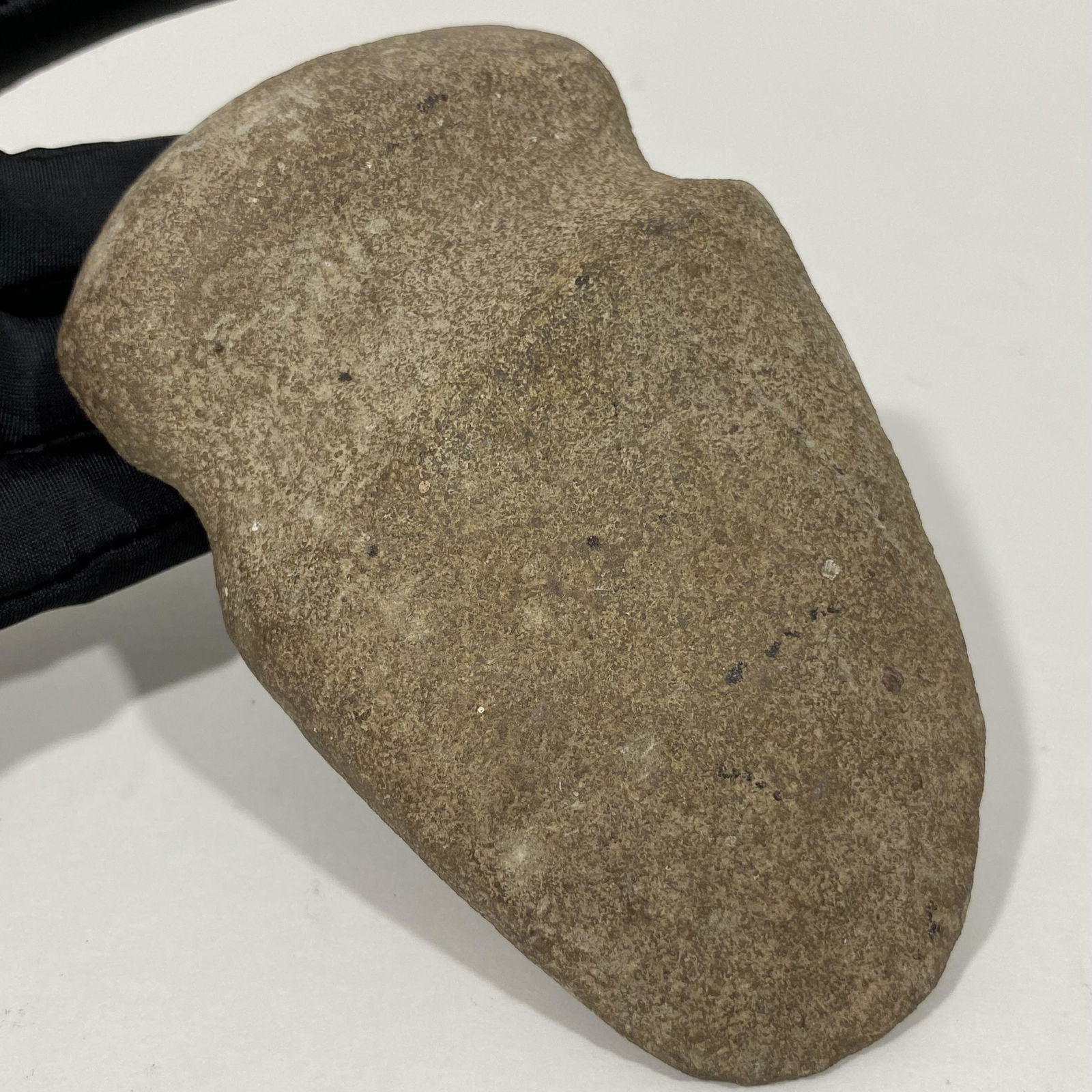 PRE-COLUMBIAN NATIVE AMERICAN INDIAN CARVED STONE HAND AXE TOOL (1 of 3)