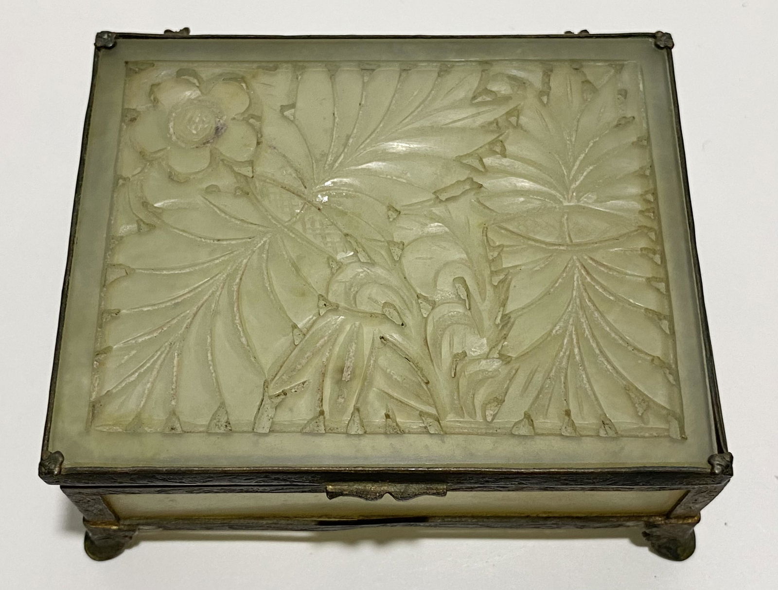 CHINESE CARVED CELADON GREEN JADE HINGED BRASS FOOTED TRINKET BOX (1 of 5)