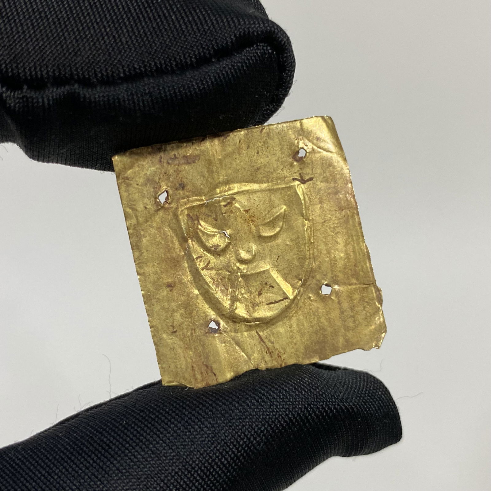 24KT YELLOW GOLD PRE-COLUMBIAN WARI JEWELRY FOIL ARTIFACT FRAGMENT (1 of 2)