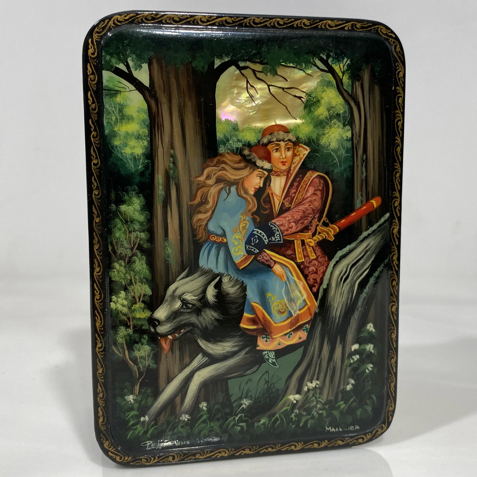SIGNED RUSSIAN BLACK LACQUER HAND PAINTED TRINKET BOX ROYAL PRINCESS RIDING WOLF: SIGNED RUSSIAN BLACK LACQUER HAND PAINTED TRINKET BOX ROYAL PRINCESS RIDING WOLF——MEASURES APPROXIMATELY —5"X3"X2"——All items Located in Hollywood Florida Warehouse. Than