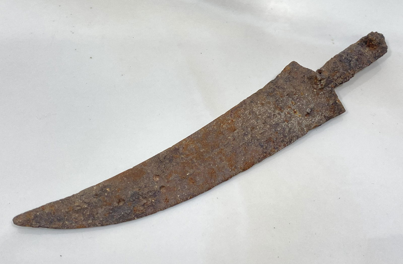 ANTIQUE SALVAGED DACIAN CURVED IRON KNIFE DAGGER BLADE (1 of 5)