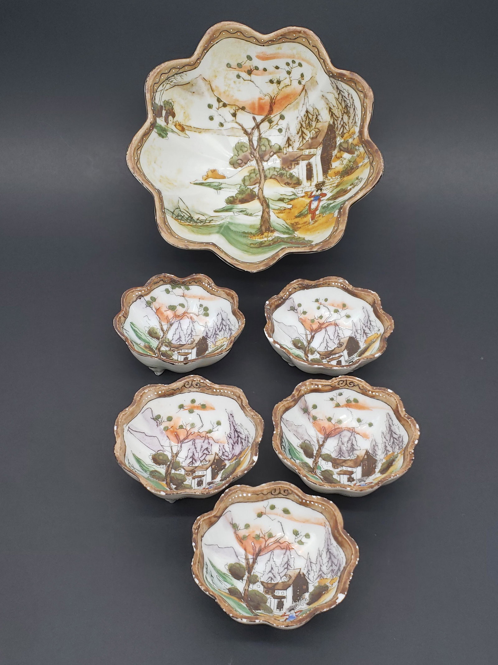 ANTIQUE NIPPON 3 FOOTED RUFFLED BOWLS: ANTIQUE NIPPON 3 FOOTED RUFFLED BOWLS SET OF 6 SOME WEAR DUE TO AGE LARGE BOWL 5 3/4" X 2 1/2" SMALL BOWLS 2 3/4" X 1 1/4" All items Located in Hollywood Florida Warehouse. Thank you for your inquiry 