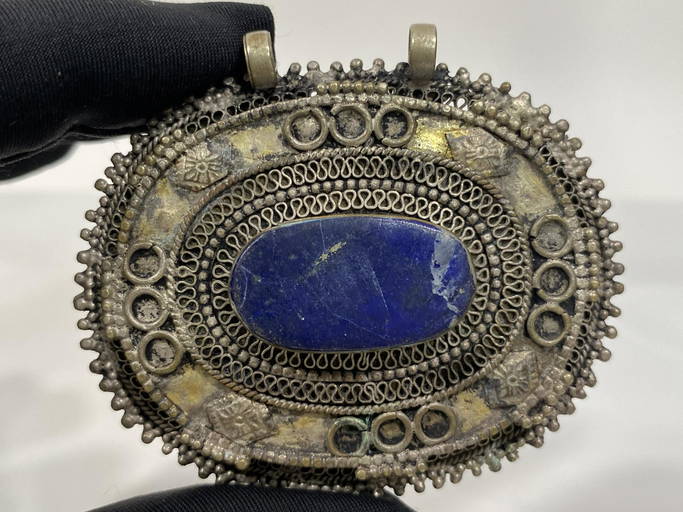 STERLING SILVER LAPIS LAZULI TRIBAL NECKLACE MEDALLION (0165) on Jun 26, 2022 Puckett