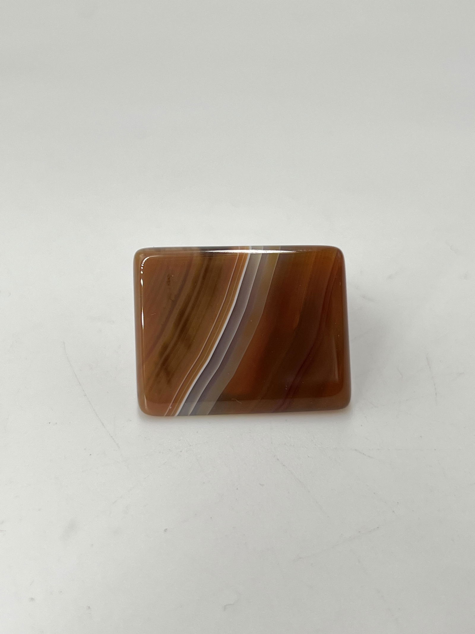 VINTAGE BAKELITE RING: VINTAGE BAKELITE RING SIZE 8 FACE 1" X 3/4" All items Located in Hollywood Florida Warehouse. Thank you for your inquiry about shipping your precious item/items purchased at Puckett Auctions. Please n