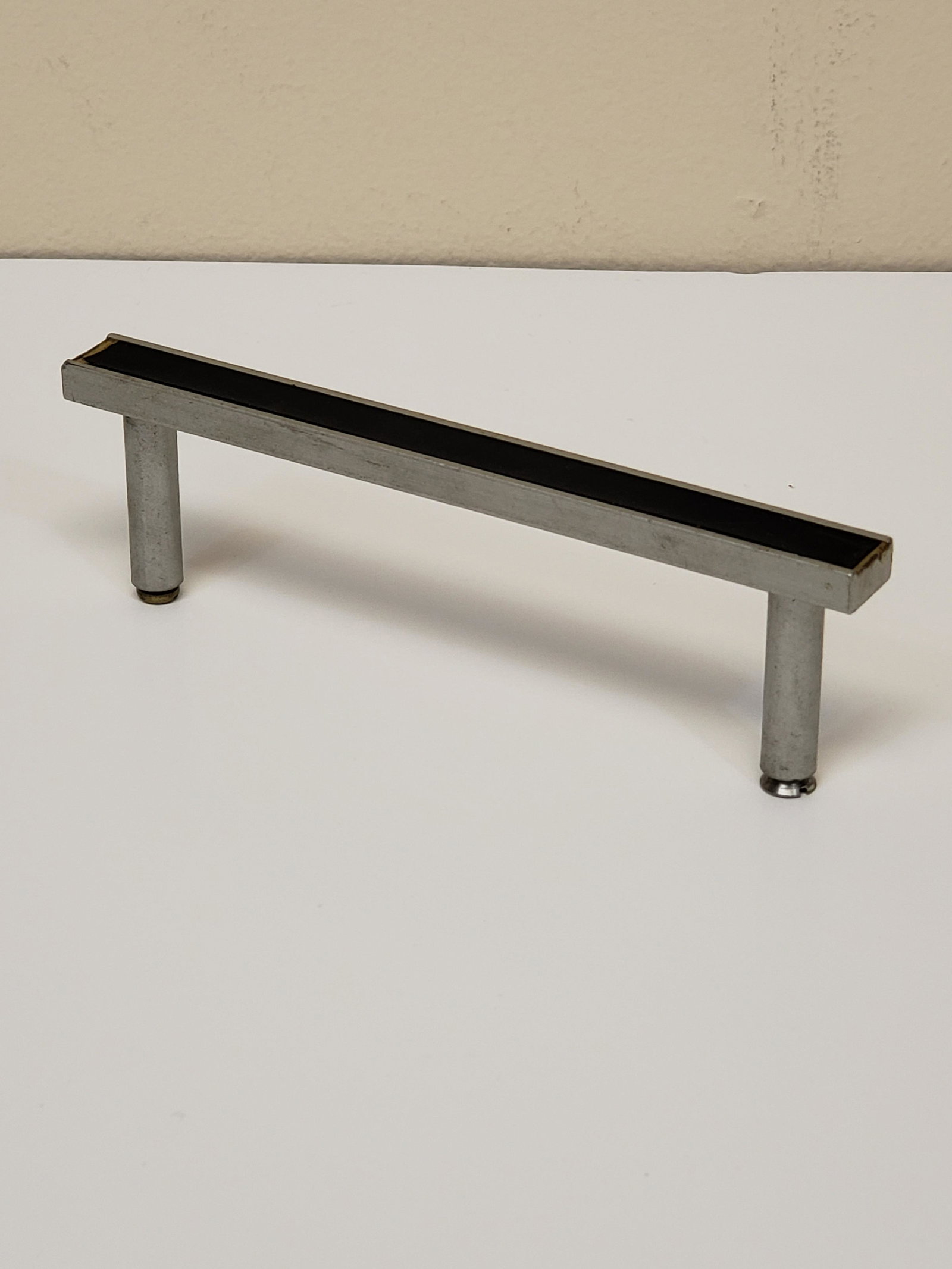 NASA FLOWN APOLLO DRAWER PULL: NASA FLOWN APOLLO DRAWER PULL 5 1/8" X 1 5/8" All items Located in Hollywood Florida Warehouse. Thank you for your inquiry about shipping your precious item/items purchased at Puckett Auctions. Please