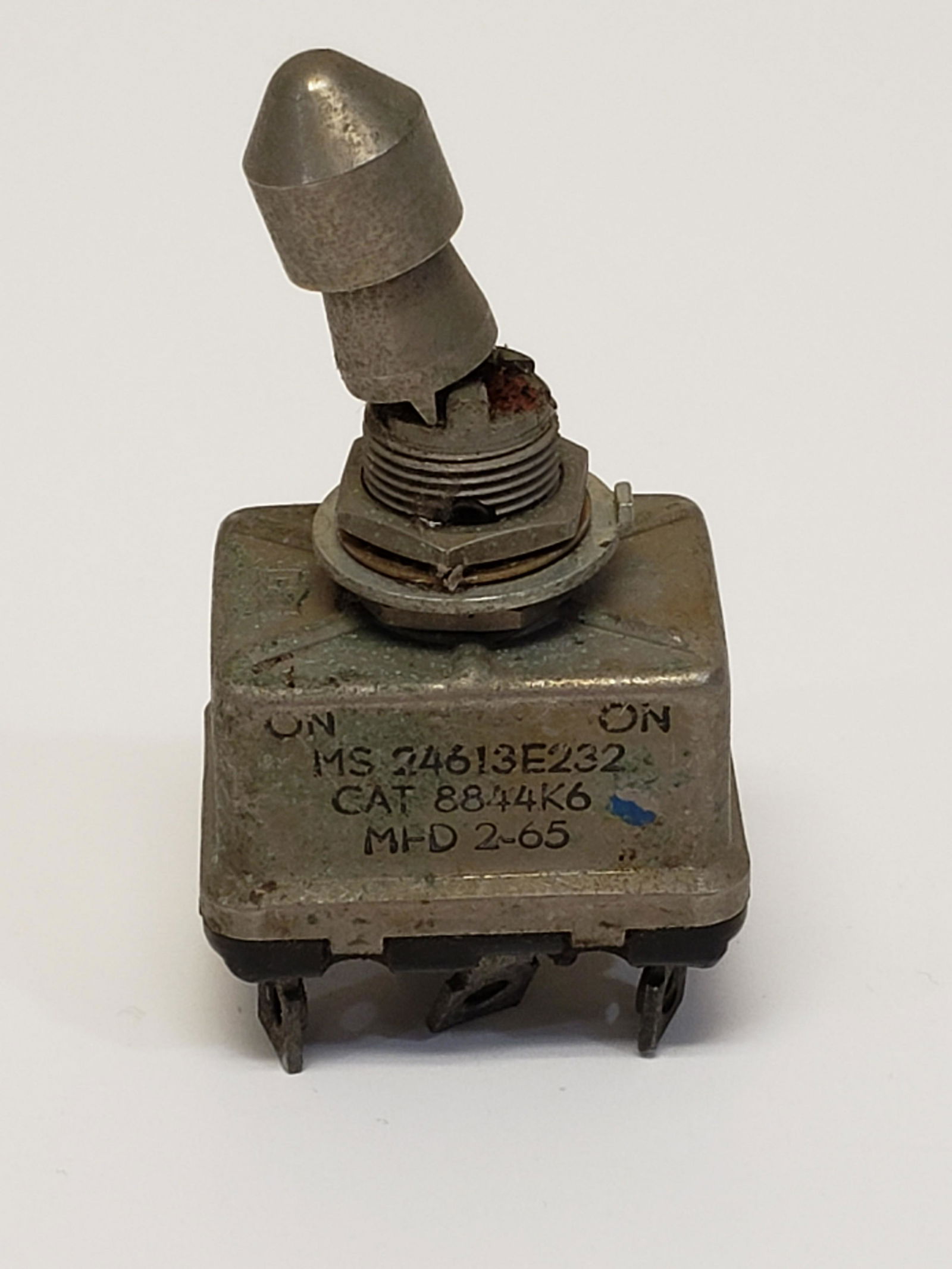 NASA FLOWN APOLLO CONTROL SWITCH: NASA FLOWN APOLLO CONTROL SWITCH 2 1/2" X 1 1/8" All items Located in Hollywood Florida Warehouse. Thank you for your inquiry about shipping your precious item/items purchased at Puckett Auctions. Ple