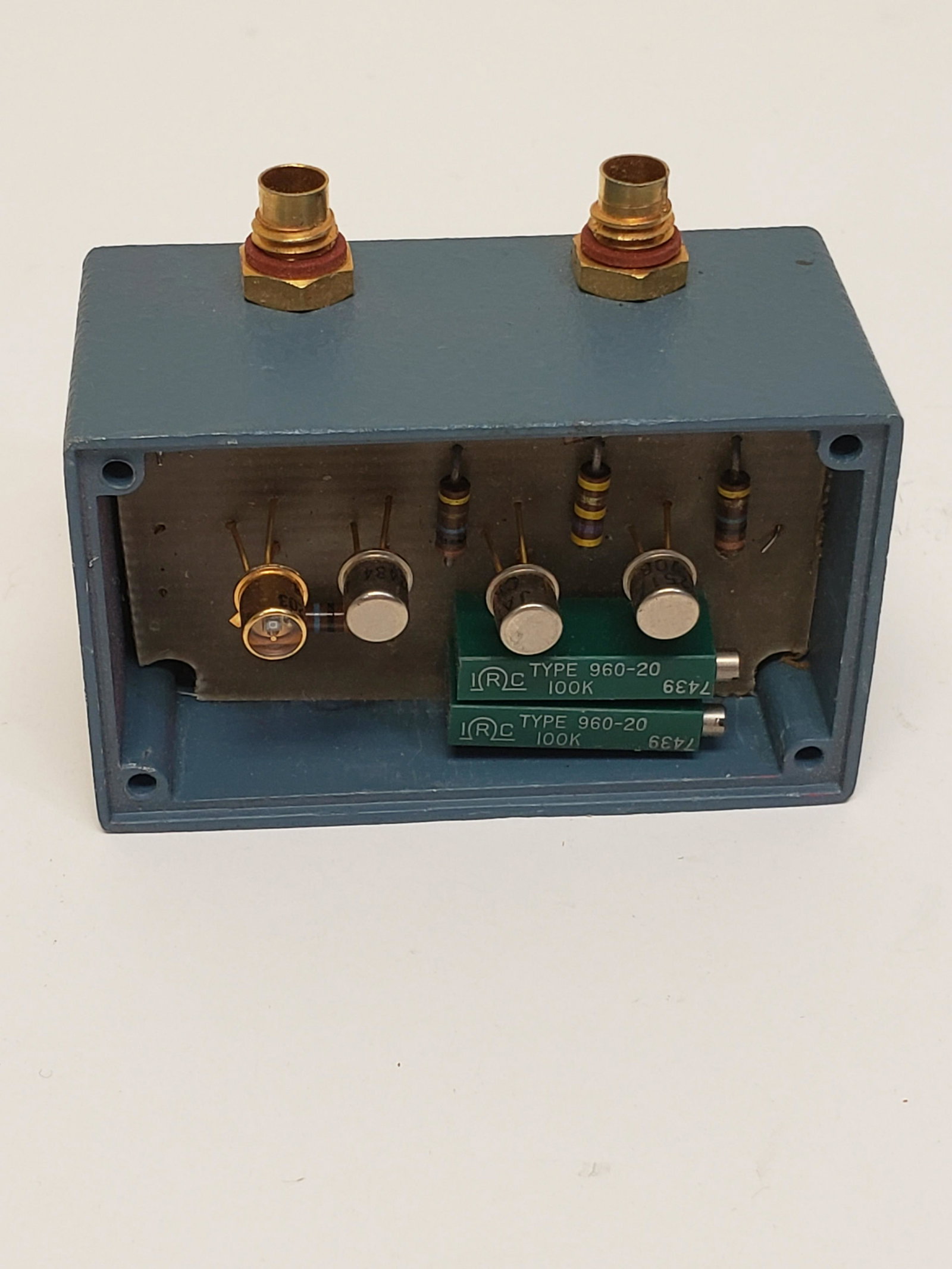 NASA APOLLO CIRCUIT BOX: NASA APOLLO CIRCUIT BOX 2 1/4" X 1 3/4" All items Located in Hollywood Florida Warehouse. Thank you for your inquiry about shipping your precious item/items purchased at Puckett Auctions. Please note 