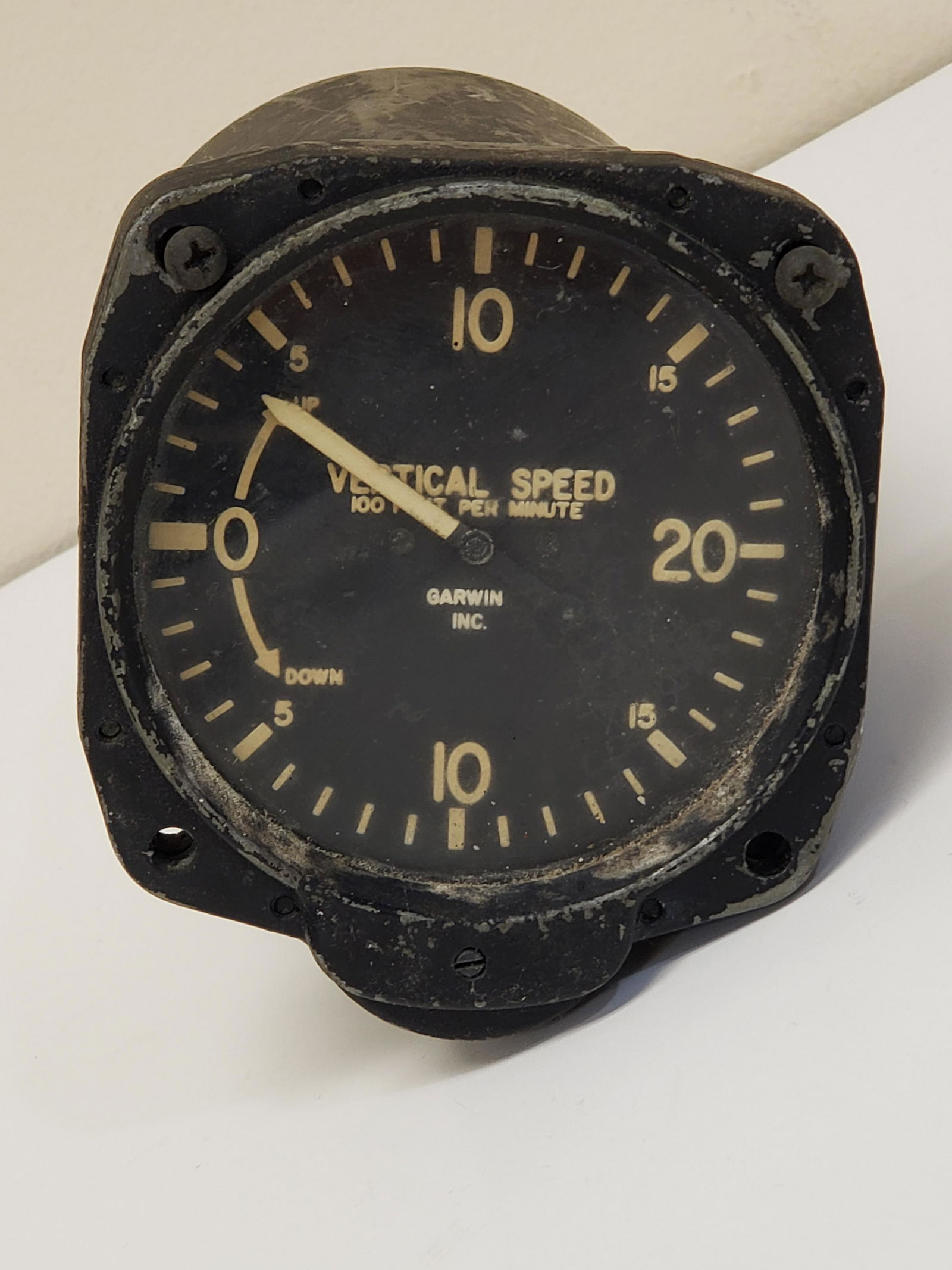 NASA APOLLO VERTICAL SPEED GAUGE: NASA APOLLO VERTICAL SPEED GAUGE 5" X 3 3/4" All items Located in Hollywood Florida Warehouse. Thank you for your inquiry about shipping your precious item/items purchased at Puckett Auctions. Please