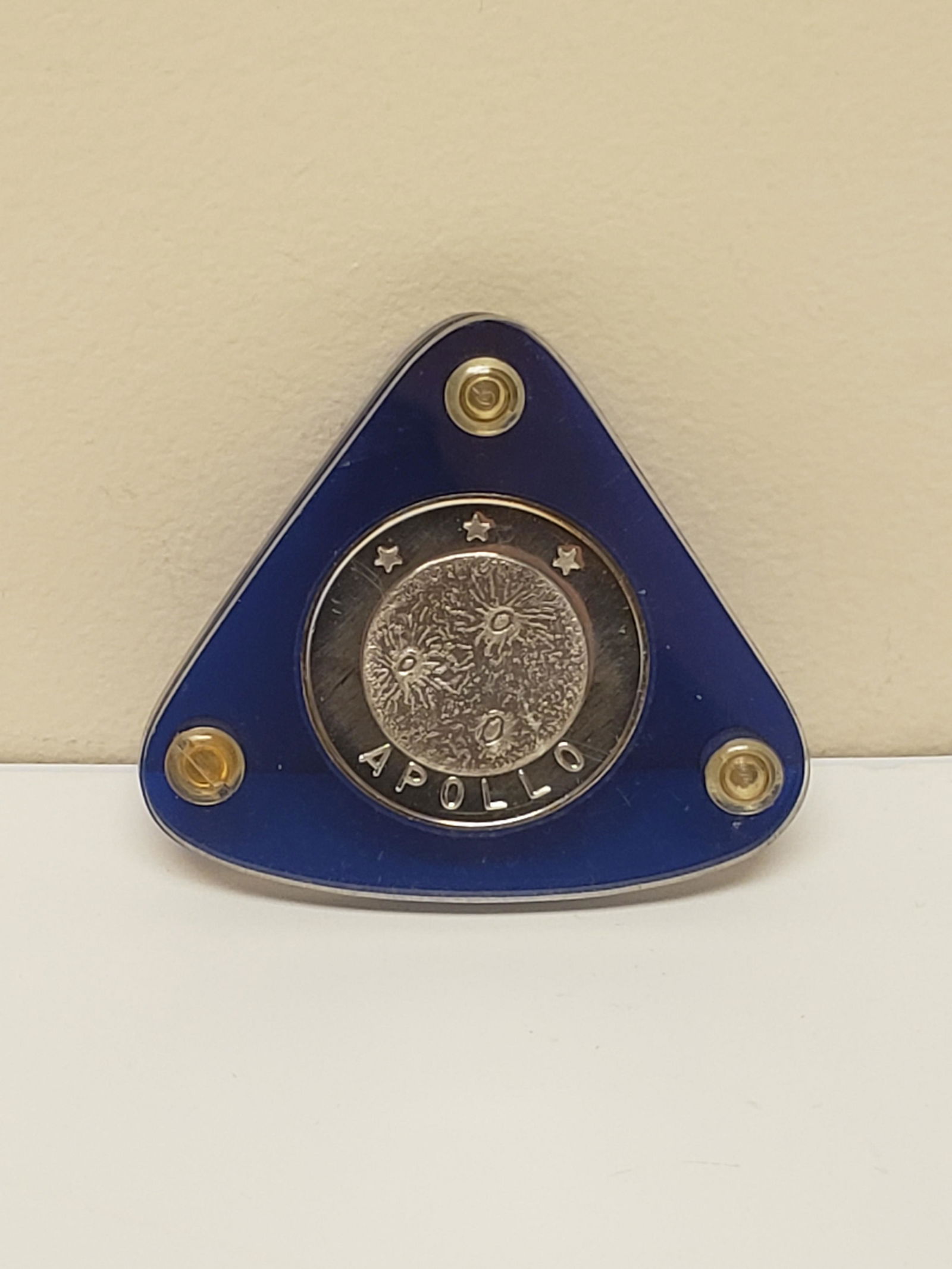 NASA APOLLO 17 999 SILVER COIN: NASA APOLLO 17 999 SILVER COIN CERNAN-SCHMITT-EVANS. DEC 7 1972 3" X 2 3/4" All items Located in Hollywood Florida Warehouse. Thank you for your inquiry about shipping your precious item/items purchas