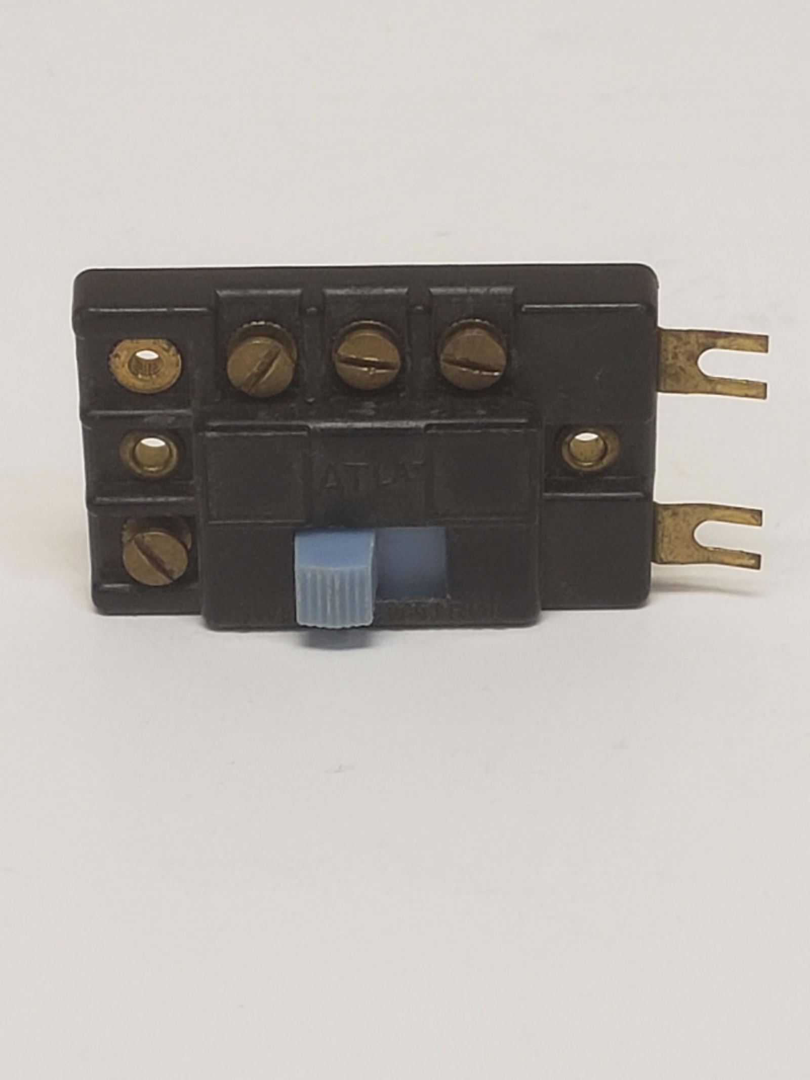 NASA APOLLO SWITCH CONTROL: NASA APOLLO SWITCH CONTROL 2" X 1 1/16" All items Located in Hollywood Florida Warehouse. Thank you for your inquiry about shipping your precious item/items purchased at Puckett Auctions. Please note