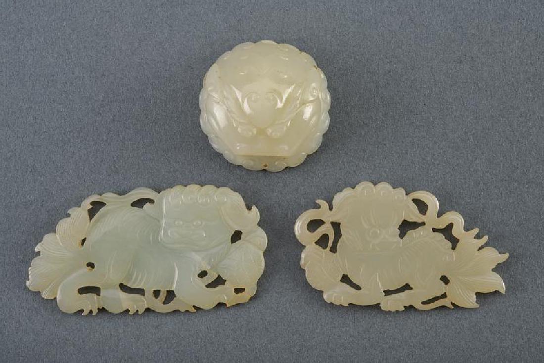 A LOT OF THREE JADE ITEMS (1 of 3)