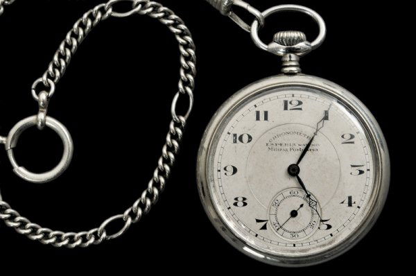 A harbour militia pocket watch: dating: third quarter of the 19th Century provenance: France Cassa in metallo bianco; il quadrante marcato "CHRONOMETRE ESPERIA WATCH Co Milizia Portuaria"; il retro marcato con àncora sormontante fa