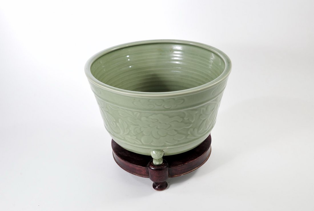 Chinese Celadon Pot wood Stand (1 of 3)