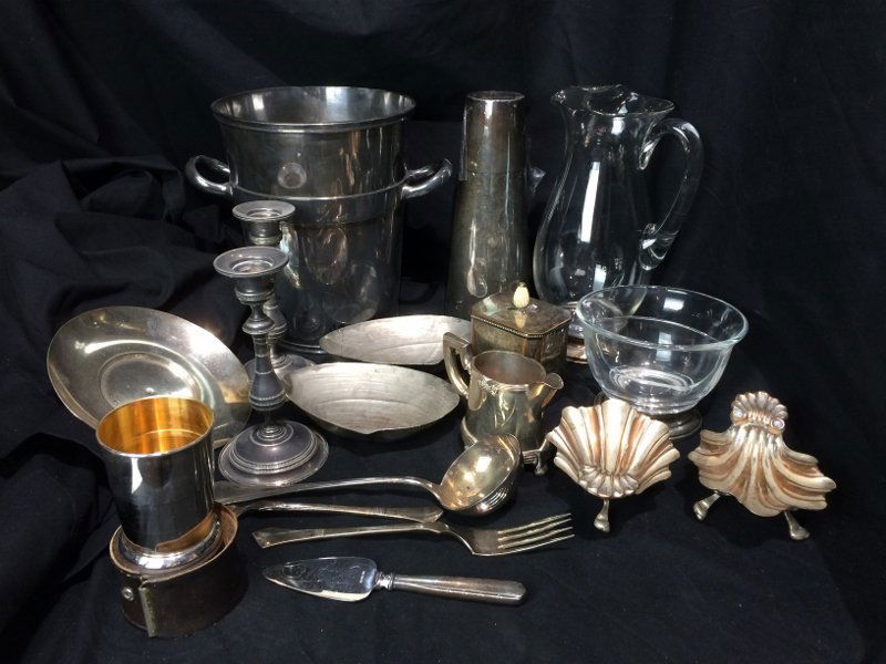 Box lot-Silverplate in 3 trays (1 of 7)