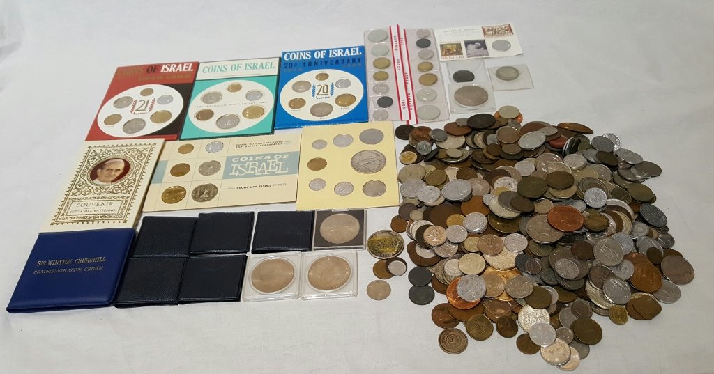 Box lot-Misc coins in 2 trays (1 of 9)