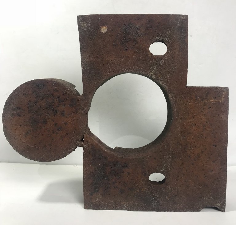 Small rusted metal sculpture, Ronald Street (1 of 5)